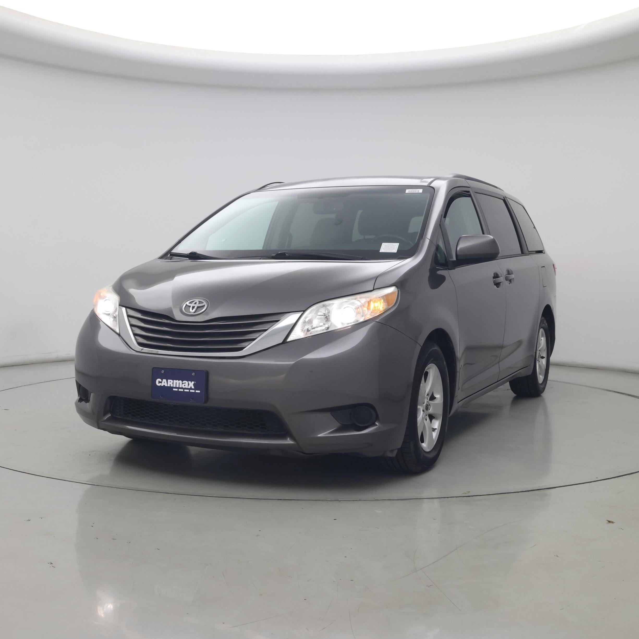 Thumbnail: 2017 Toyota Sienna - 4