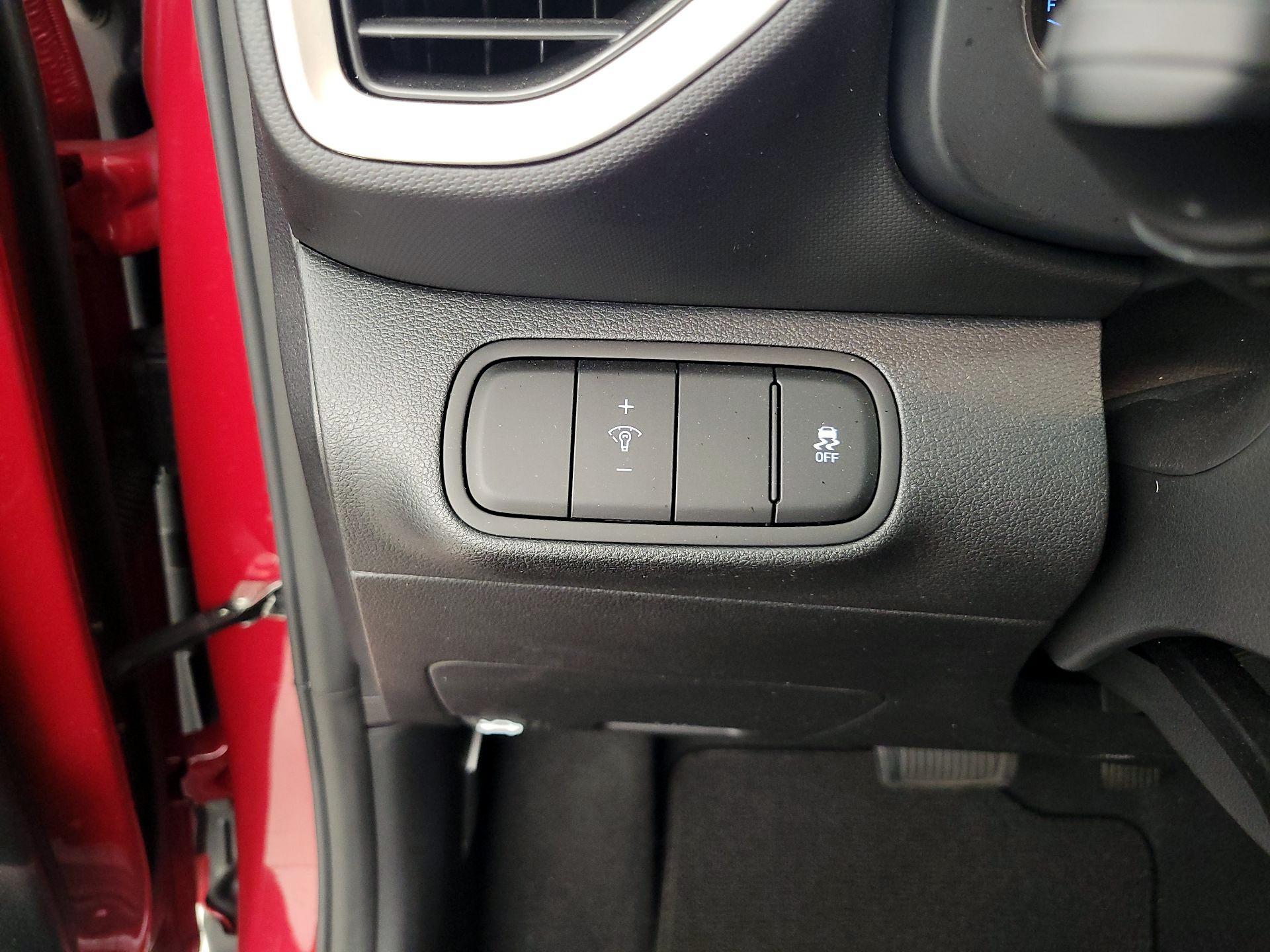 Thumbnail: 2023 Hyundai Venue - 13