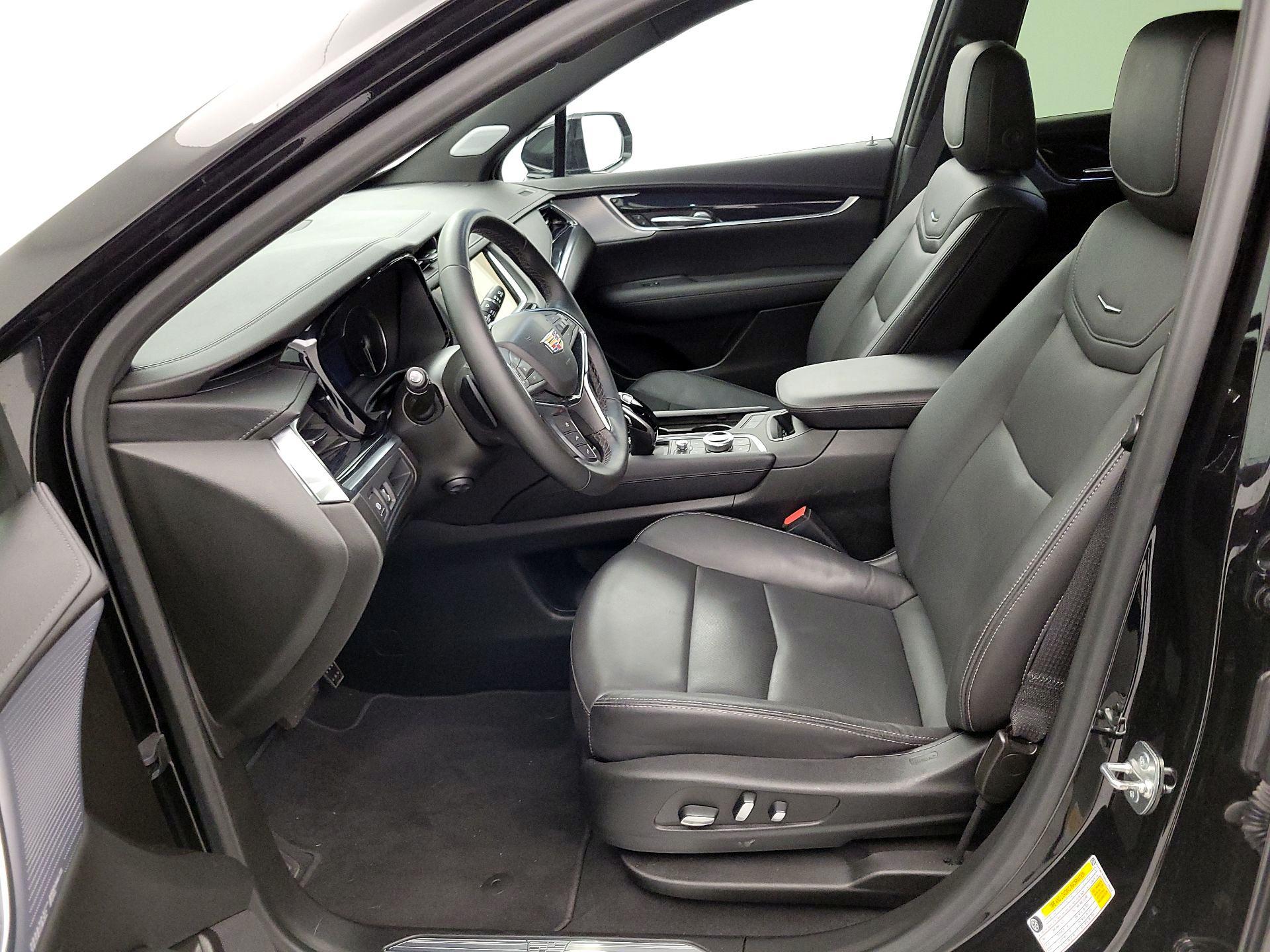 Thumbnail: 2025 Cadillac XT5 - 11