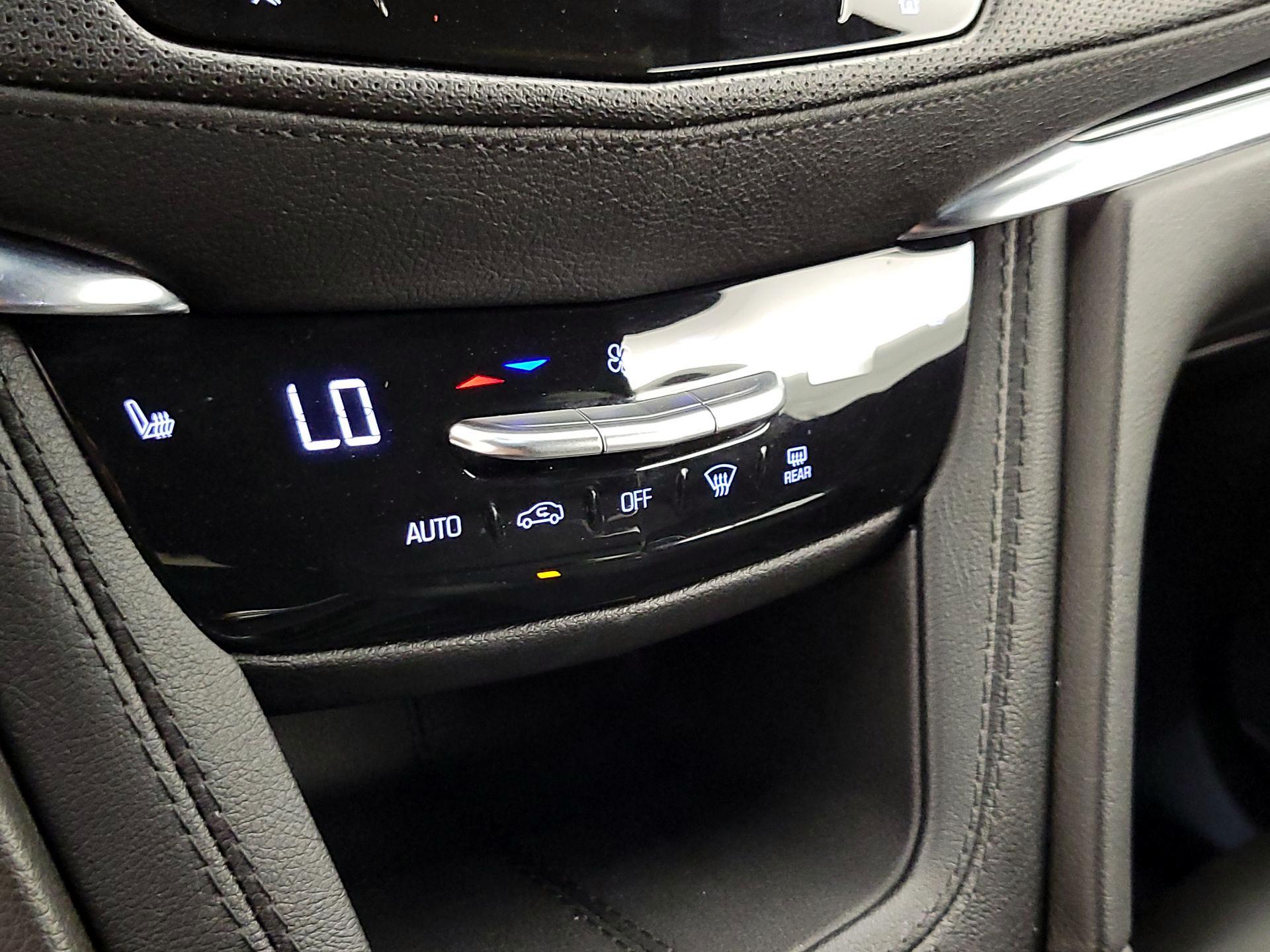 Thumbnail: 2025 Cadillac XT5 - 16