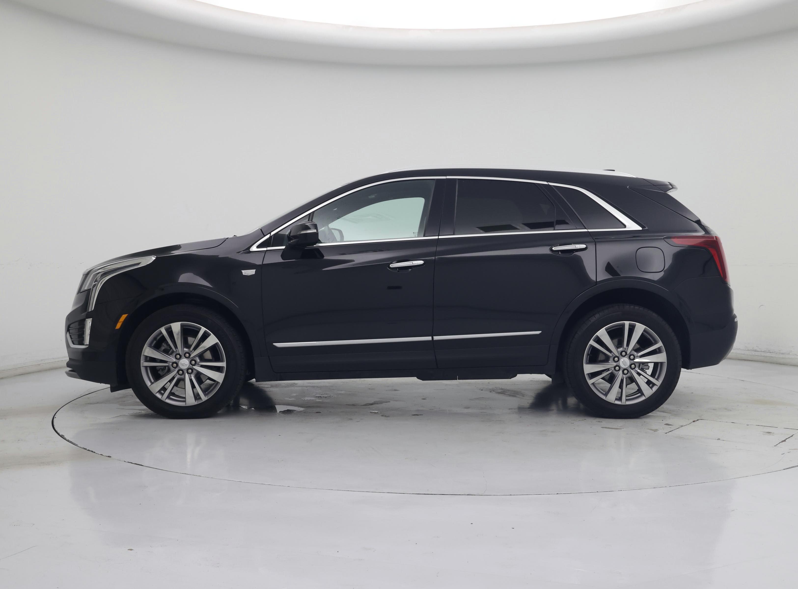 Thumbnail: 2025 Cadillac XT5 - 3