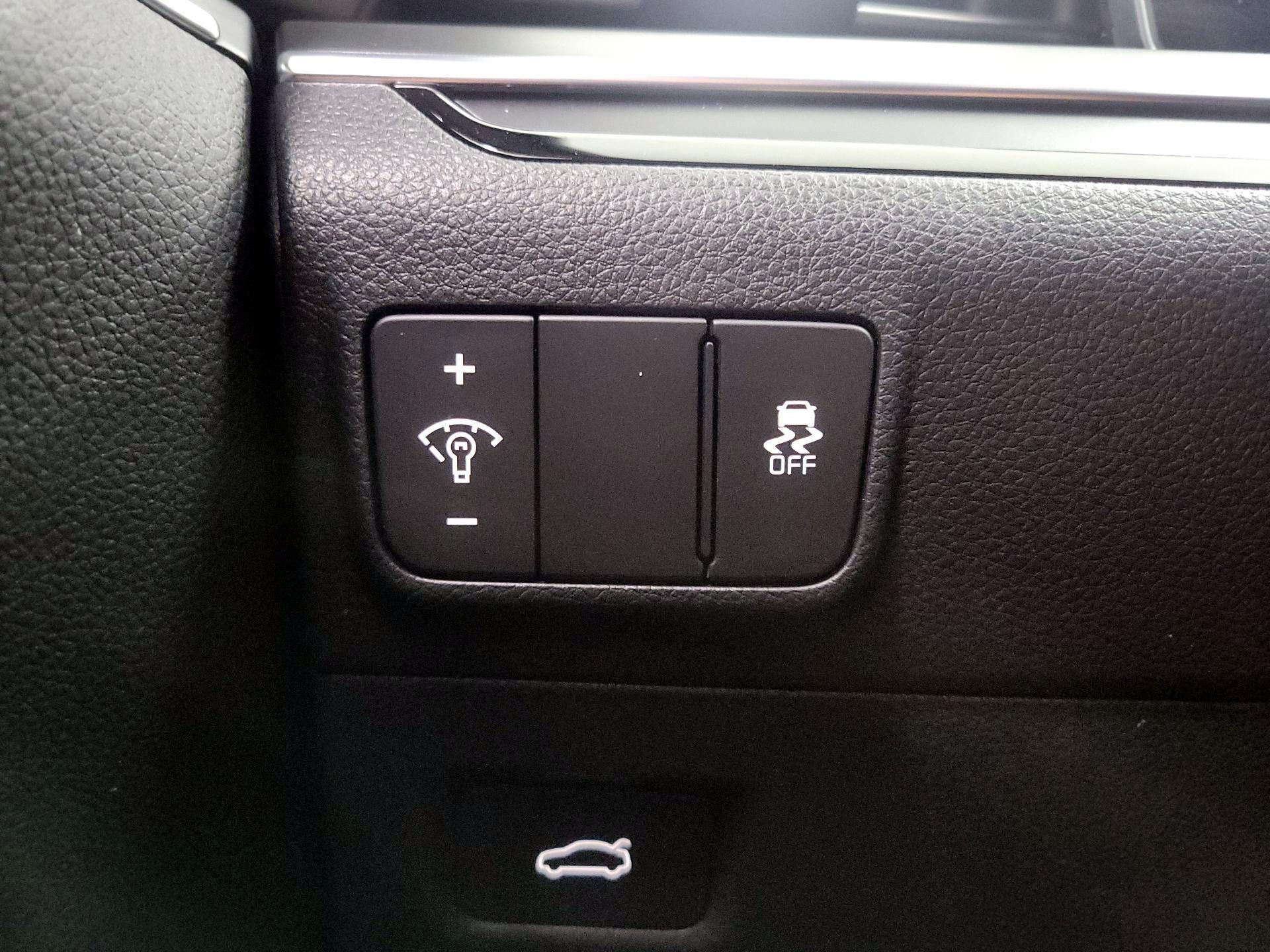 Thumbnail: 2025 Kia K5 - 13