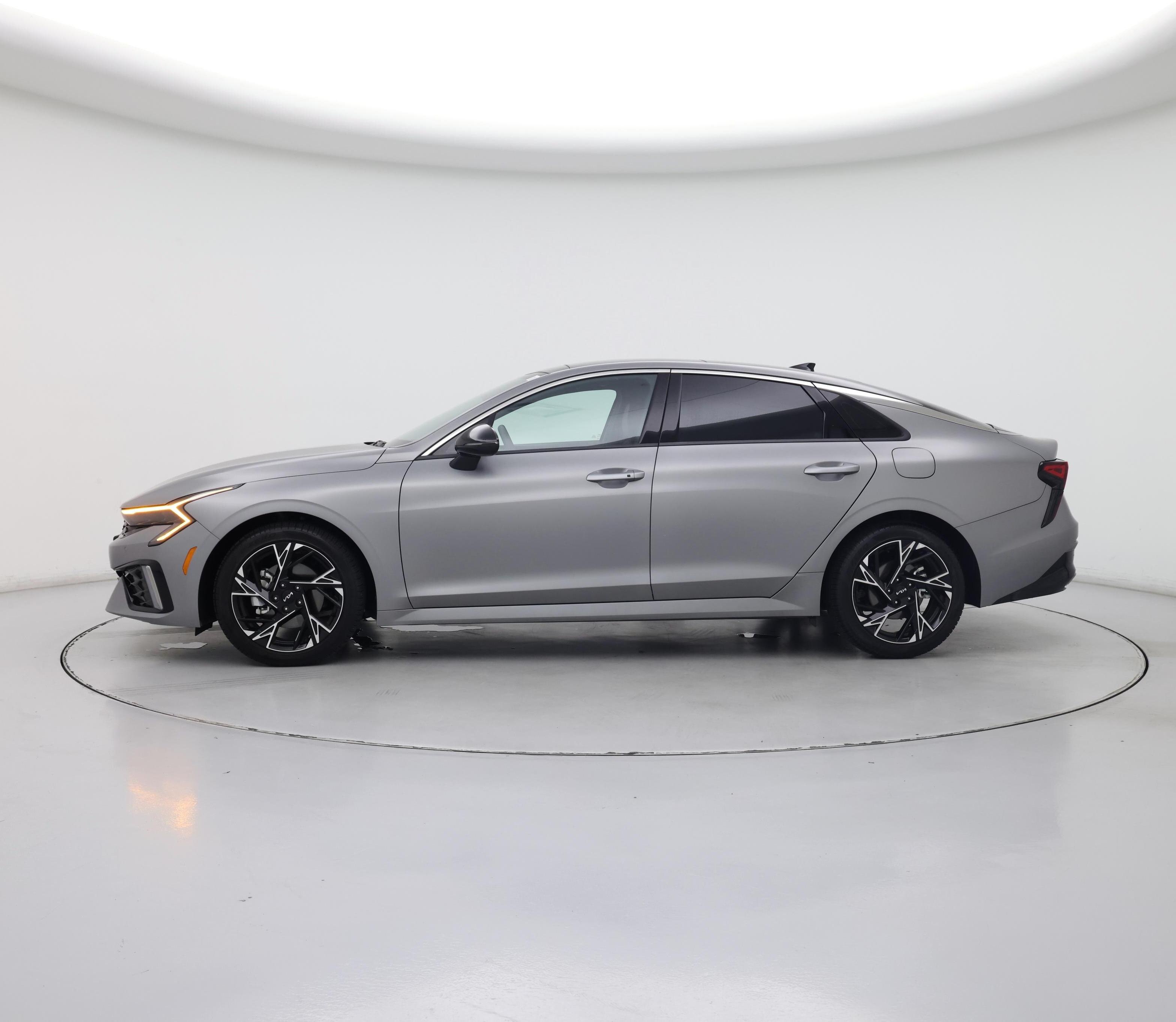 Thumbnail: 2025 Kia K5 - 3