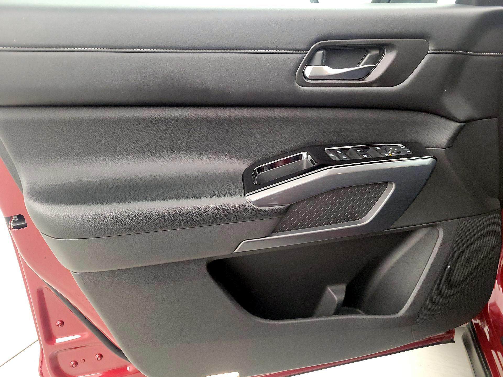 Thumbnail: 2022 Nissan Pathfinder - 12