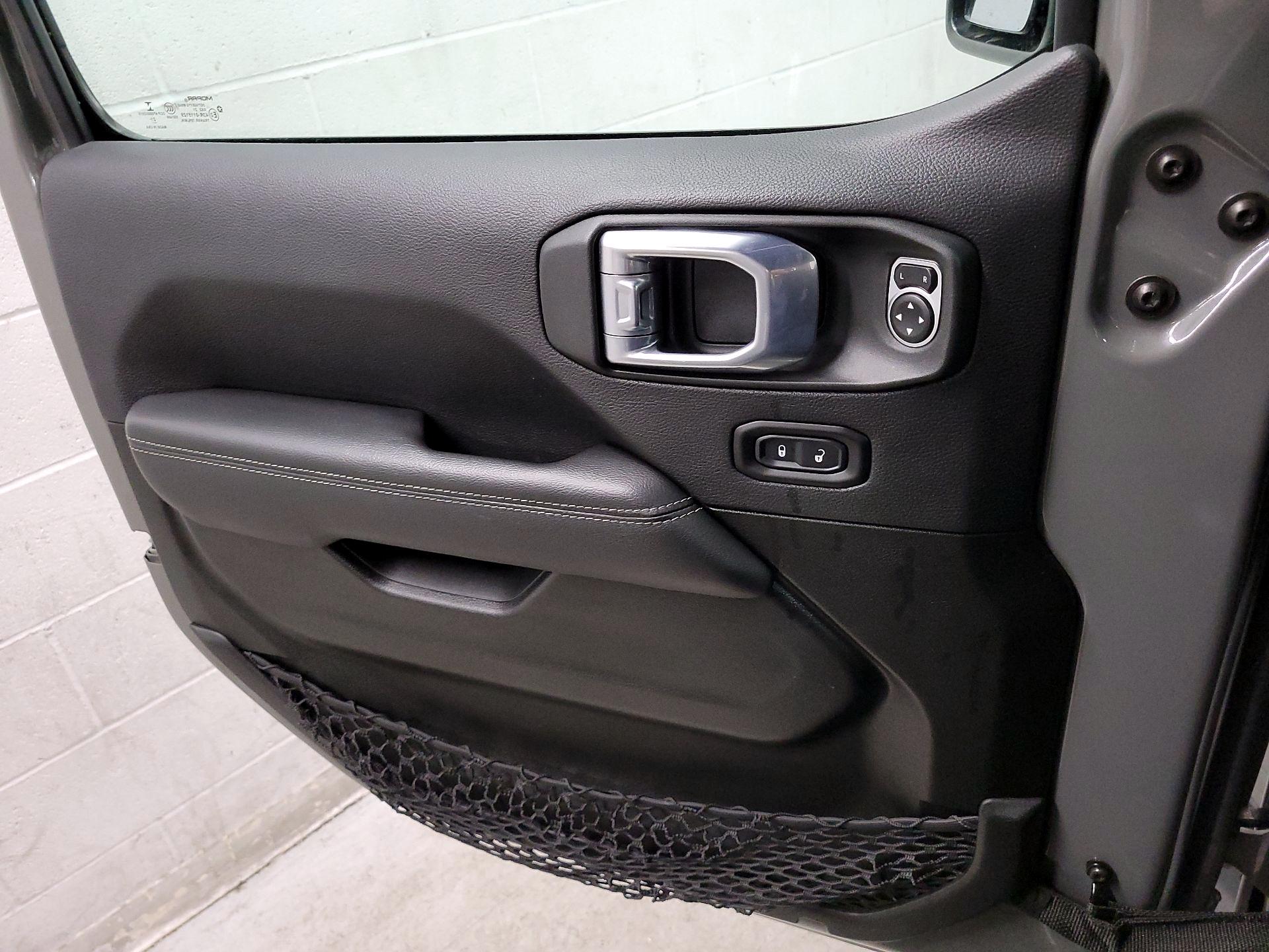 Thumbnail: 2022 Jeep Wrangler - 12