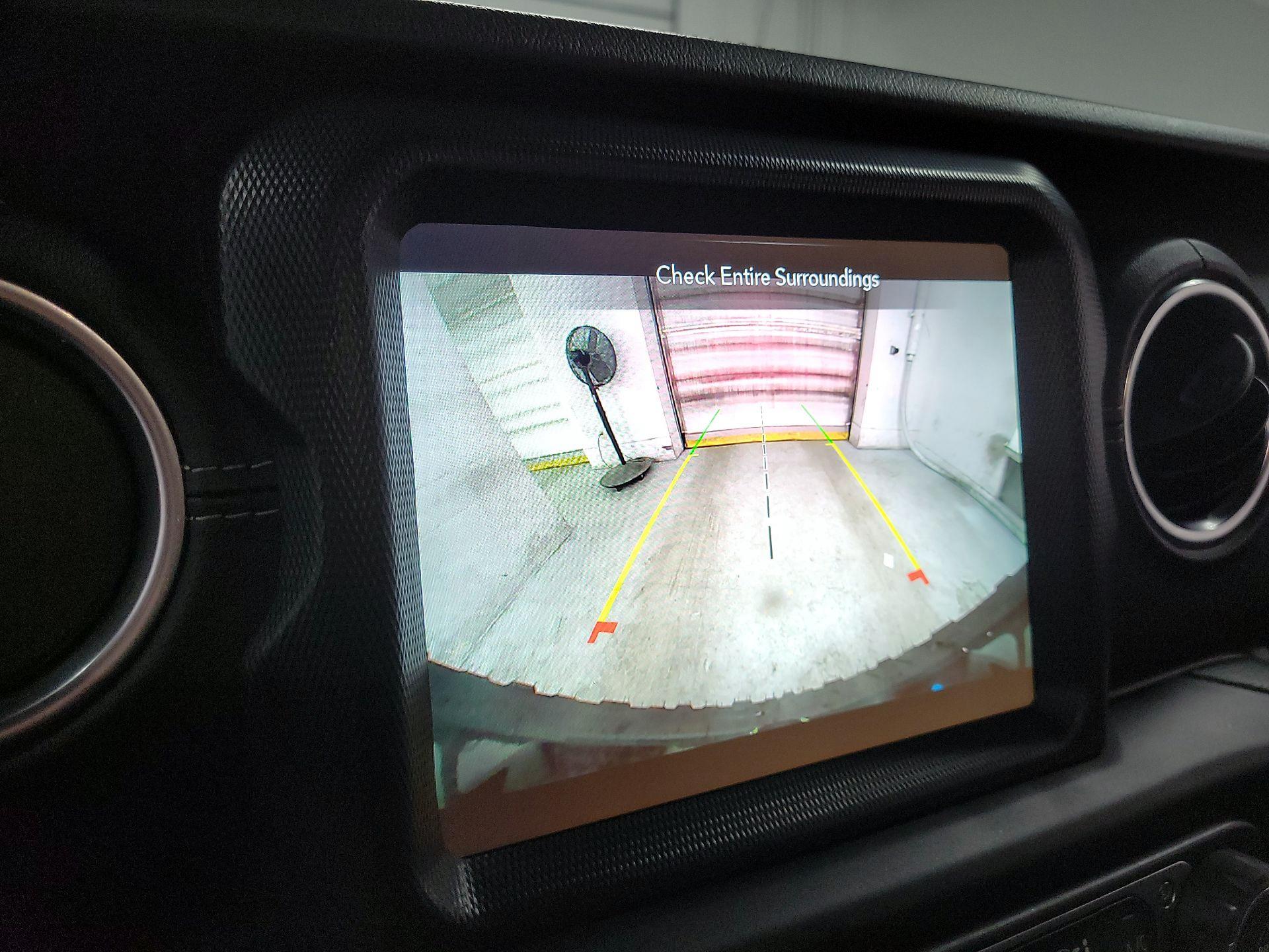 Thumbnail: 2022 Jeep Wrangler - 15