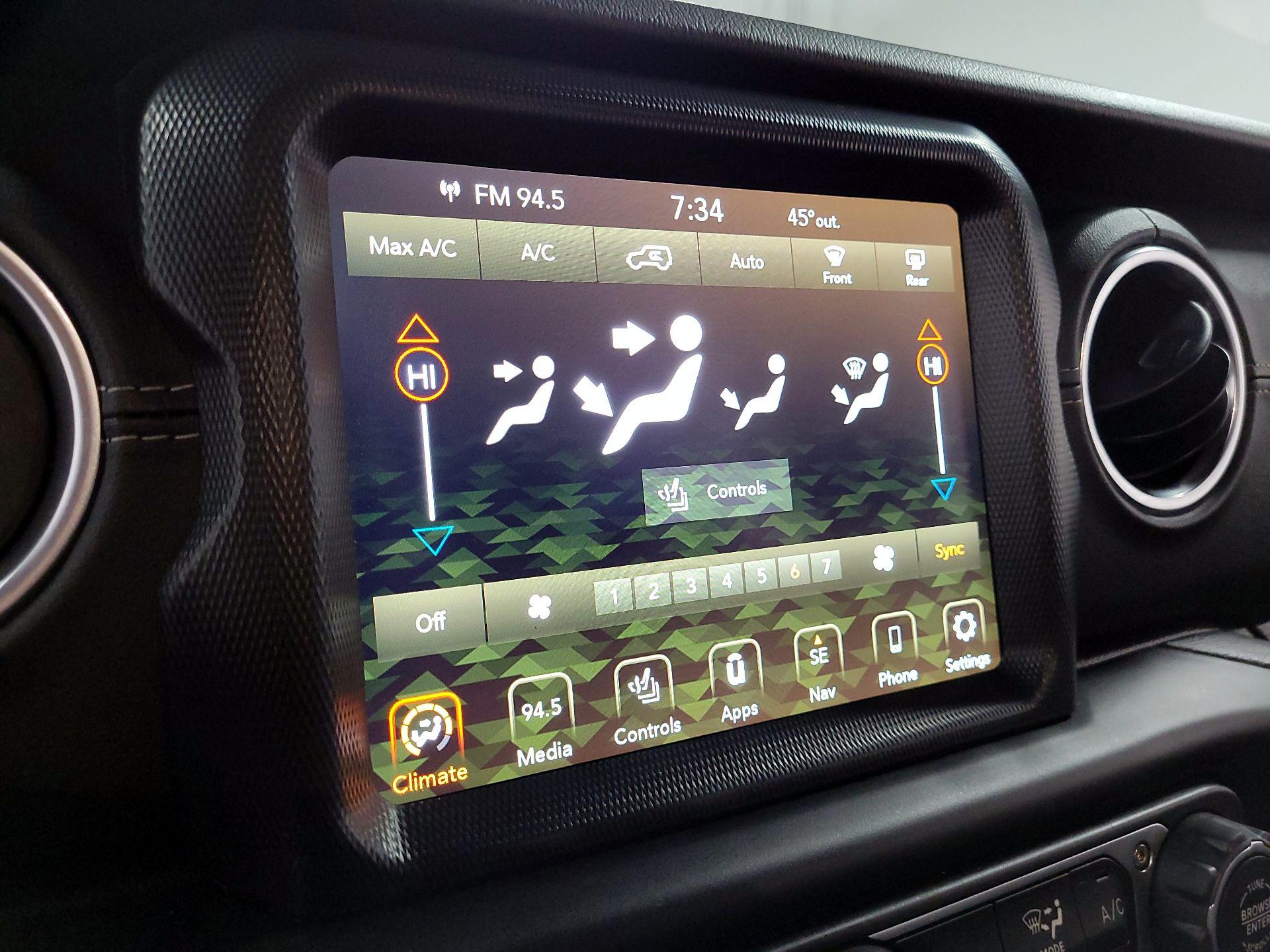 Thumbnail: 2022 Jeep Wrangler - 17