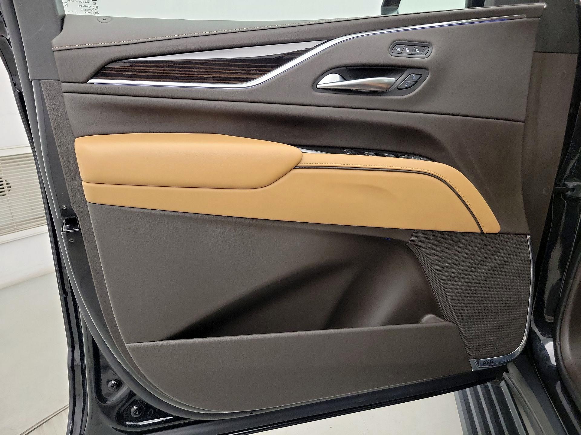 Thumbnail: 2023 Cadillac Escalade - 12