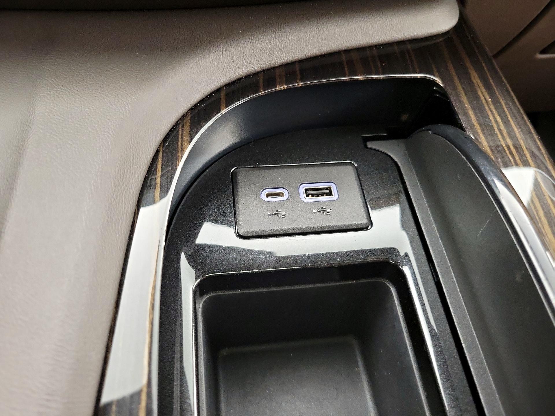 Thumbnail: 2023 Cadillac Escalade - 19