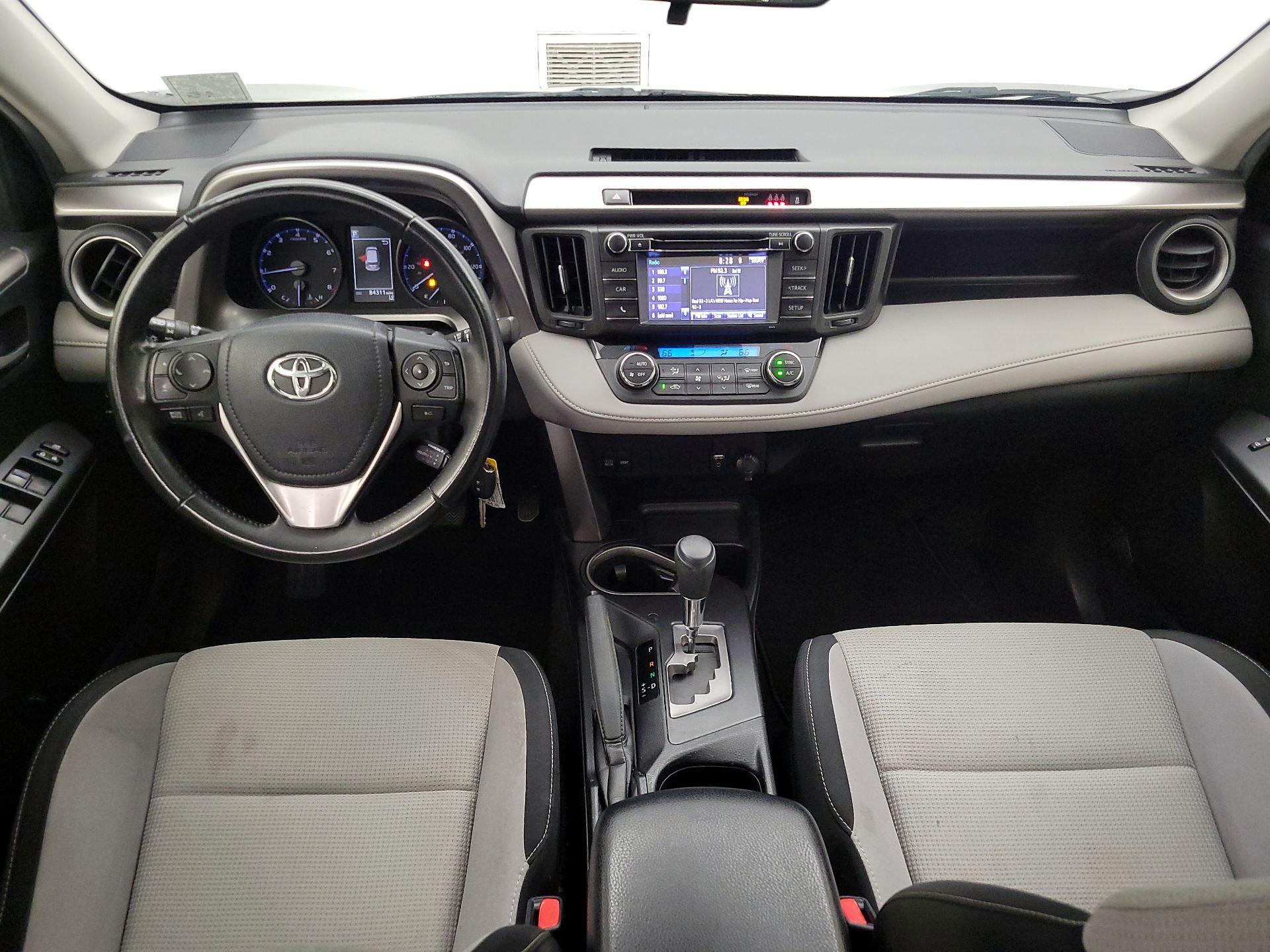 Thumbnail: 2018 Toyota RAV4 - 9