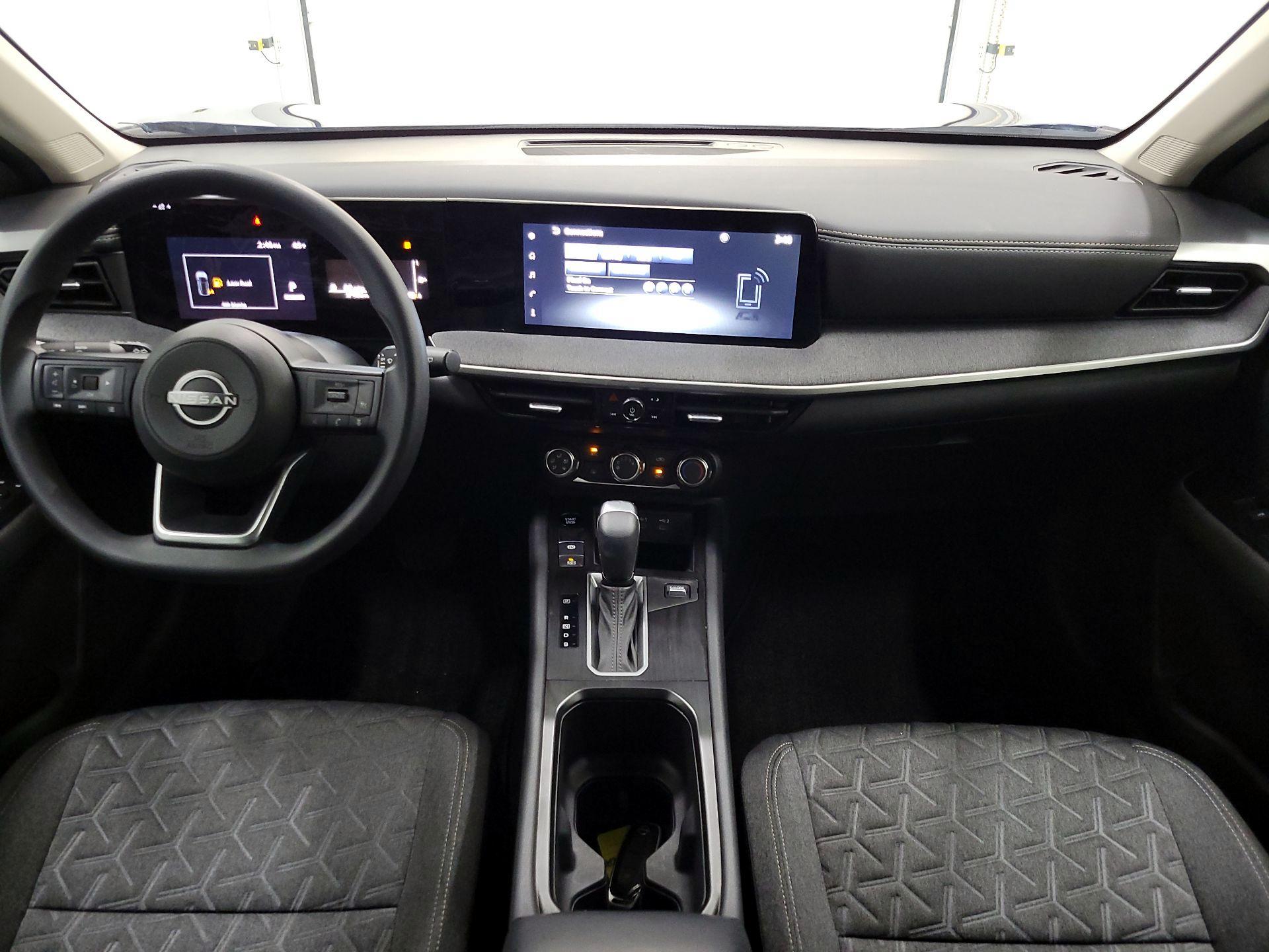 Thumbnail: 2025 Nissan Kicks - 9