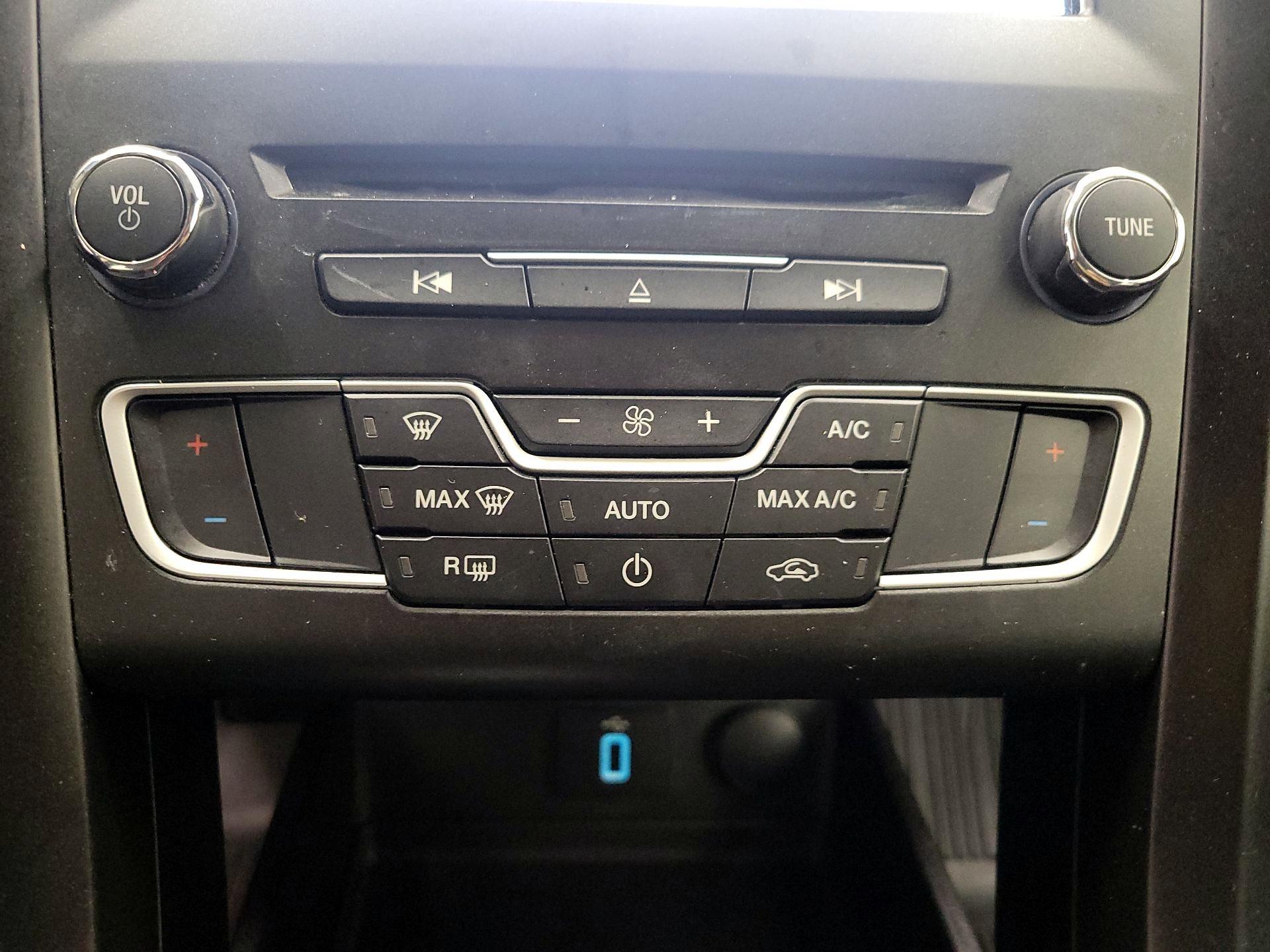 Thumbnail: 2018 Ford Fusion - 16