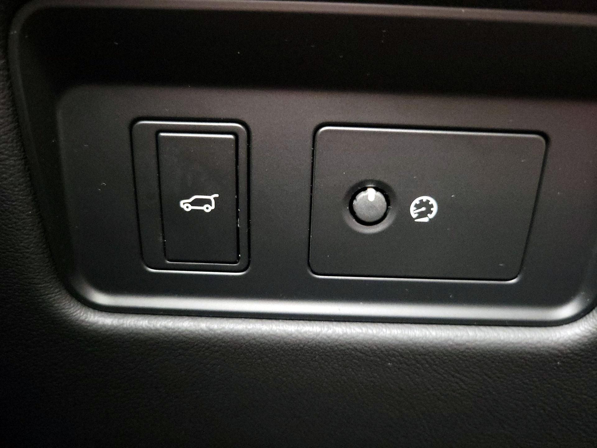 Thumbnail: 2025 Jaguar F-Pace - 13