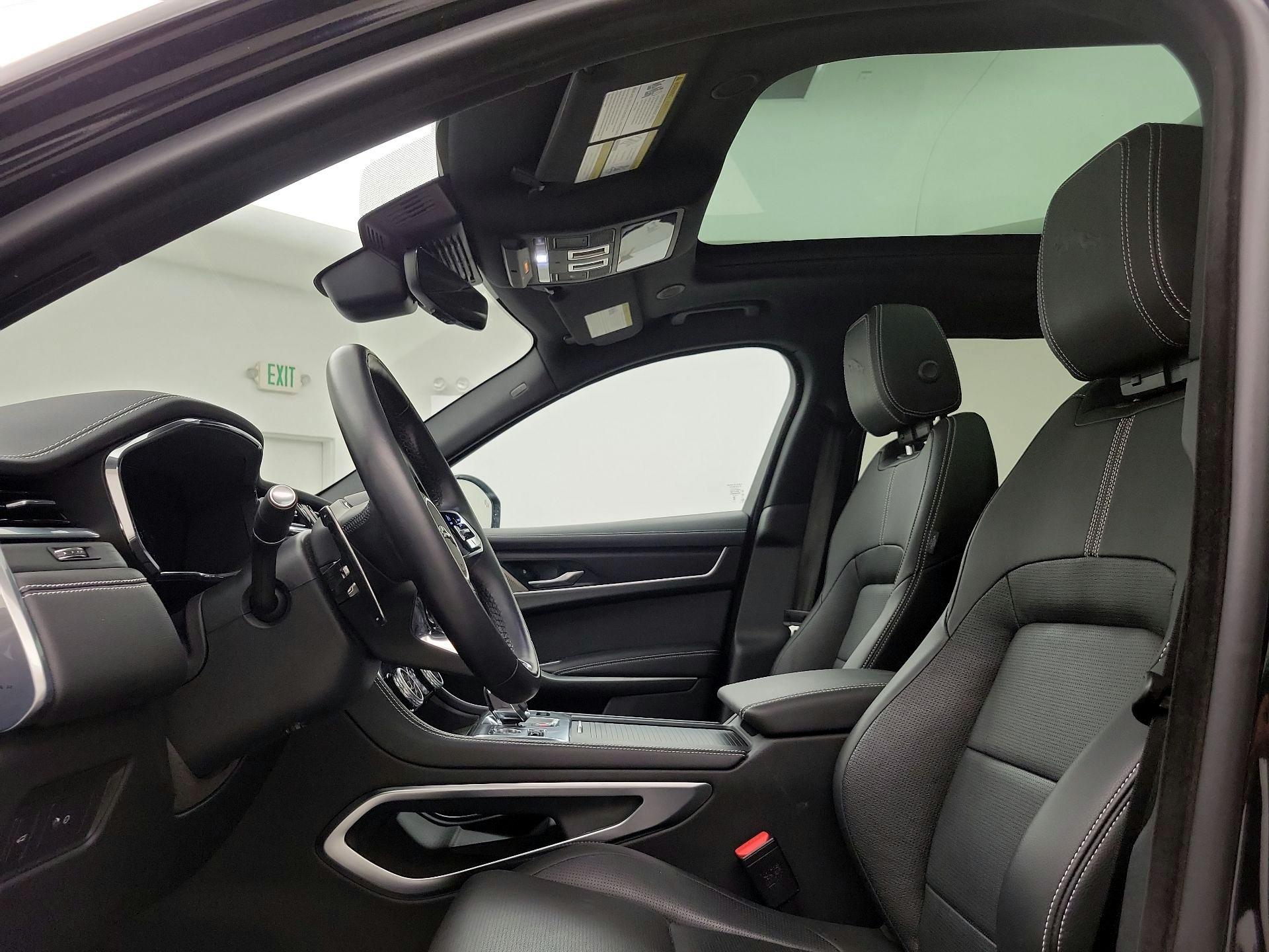 Thumbnail: 2025 Jaguar F-Pace - 19