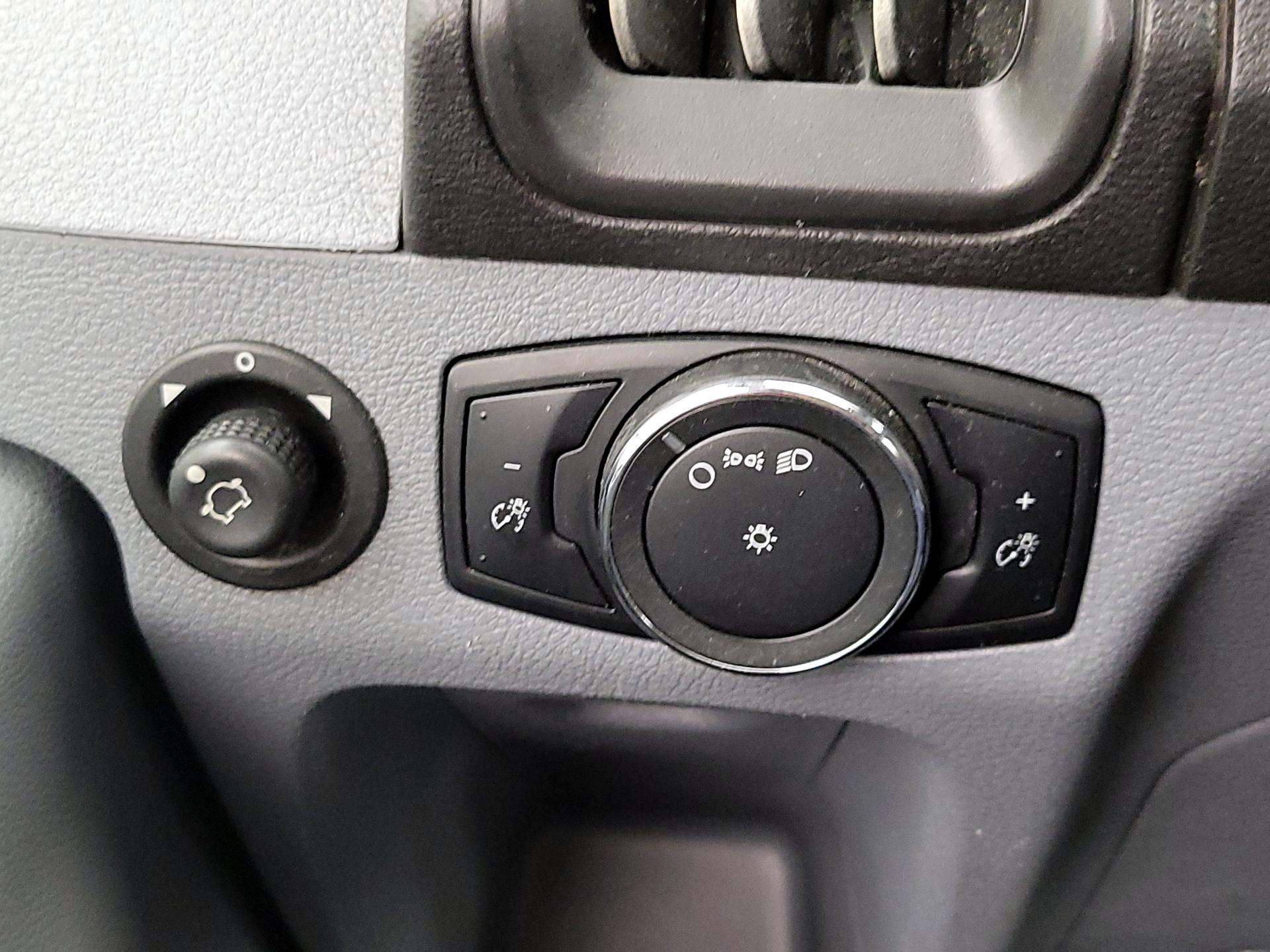 Thumbnail: 2019 Ford Transit Series - 13