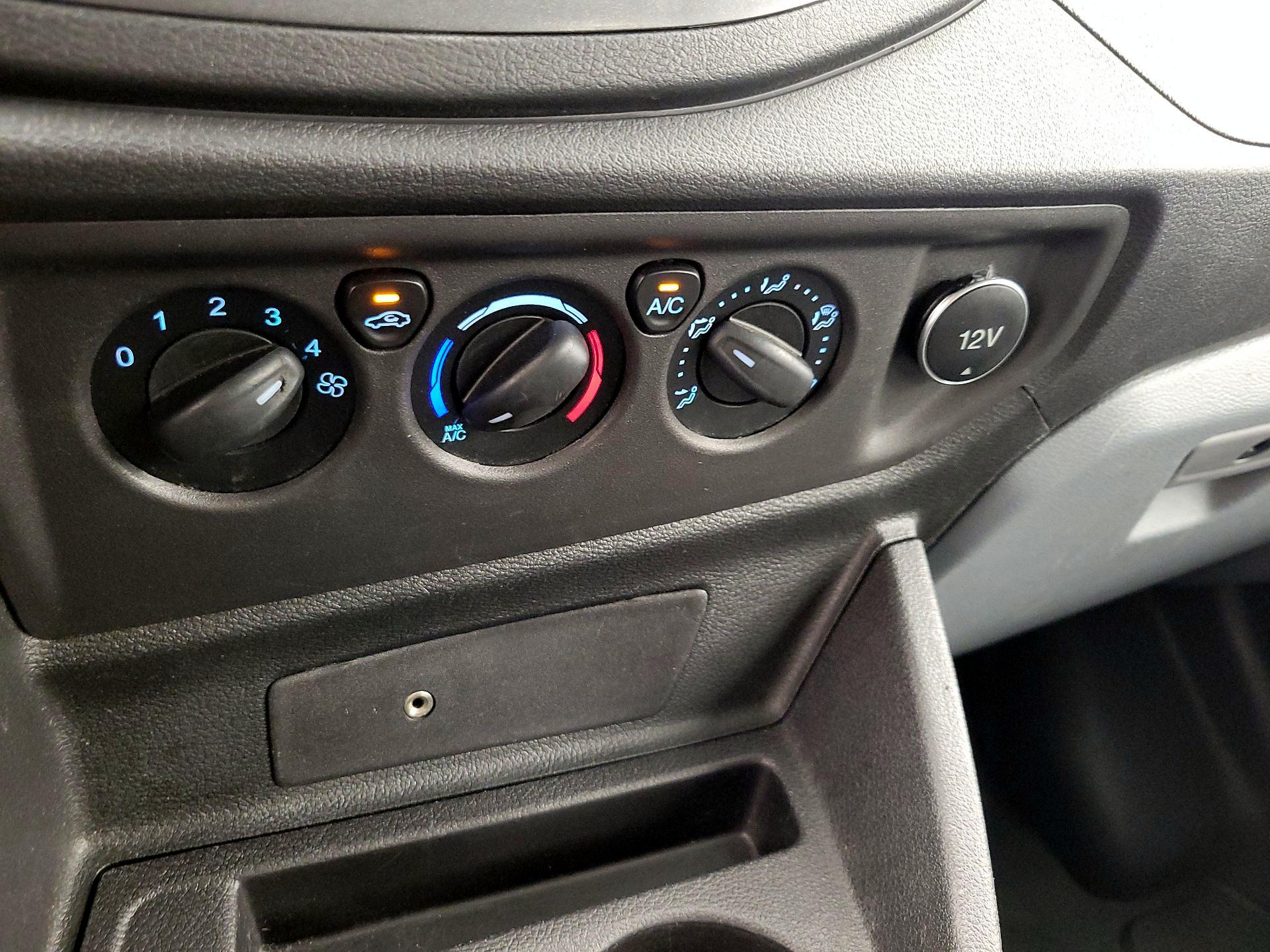 Thumbnail: 2019 Ford Transit Series - 16