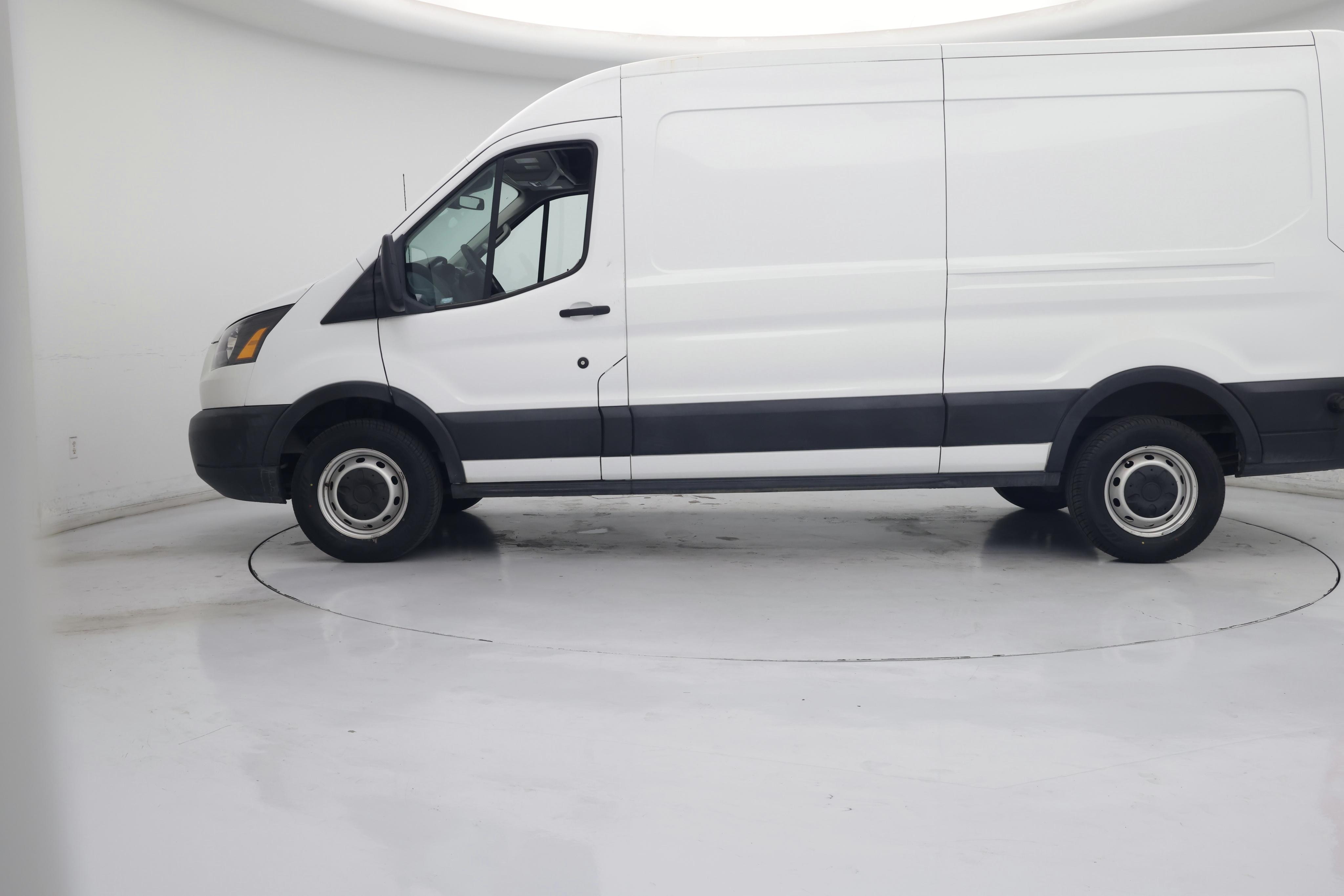 Thumbnail: 2019 Ford Transit Series - 3