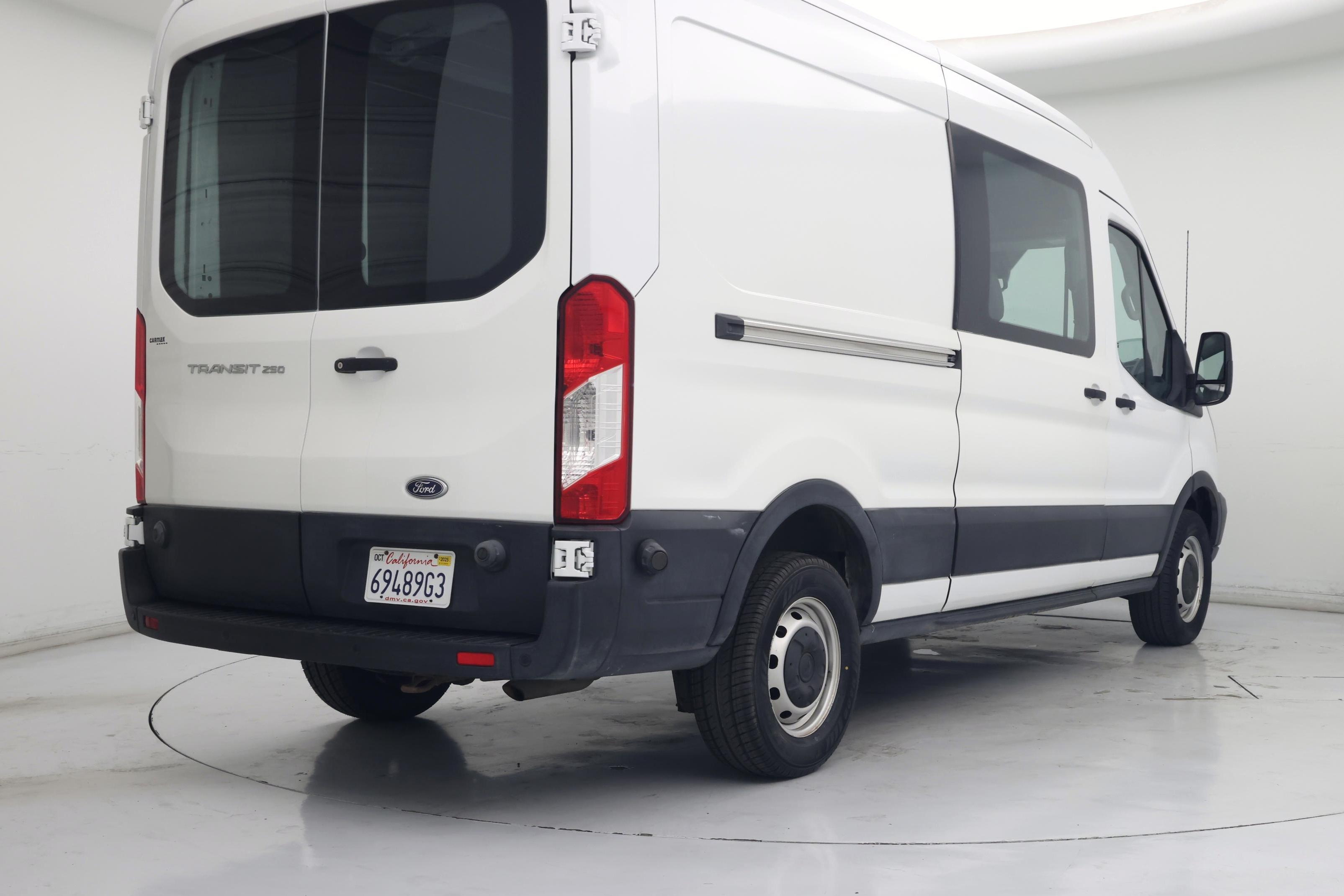 Thumbnail: 2019 Ford Transit Series - 8