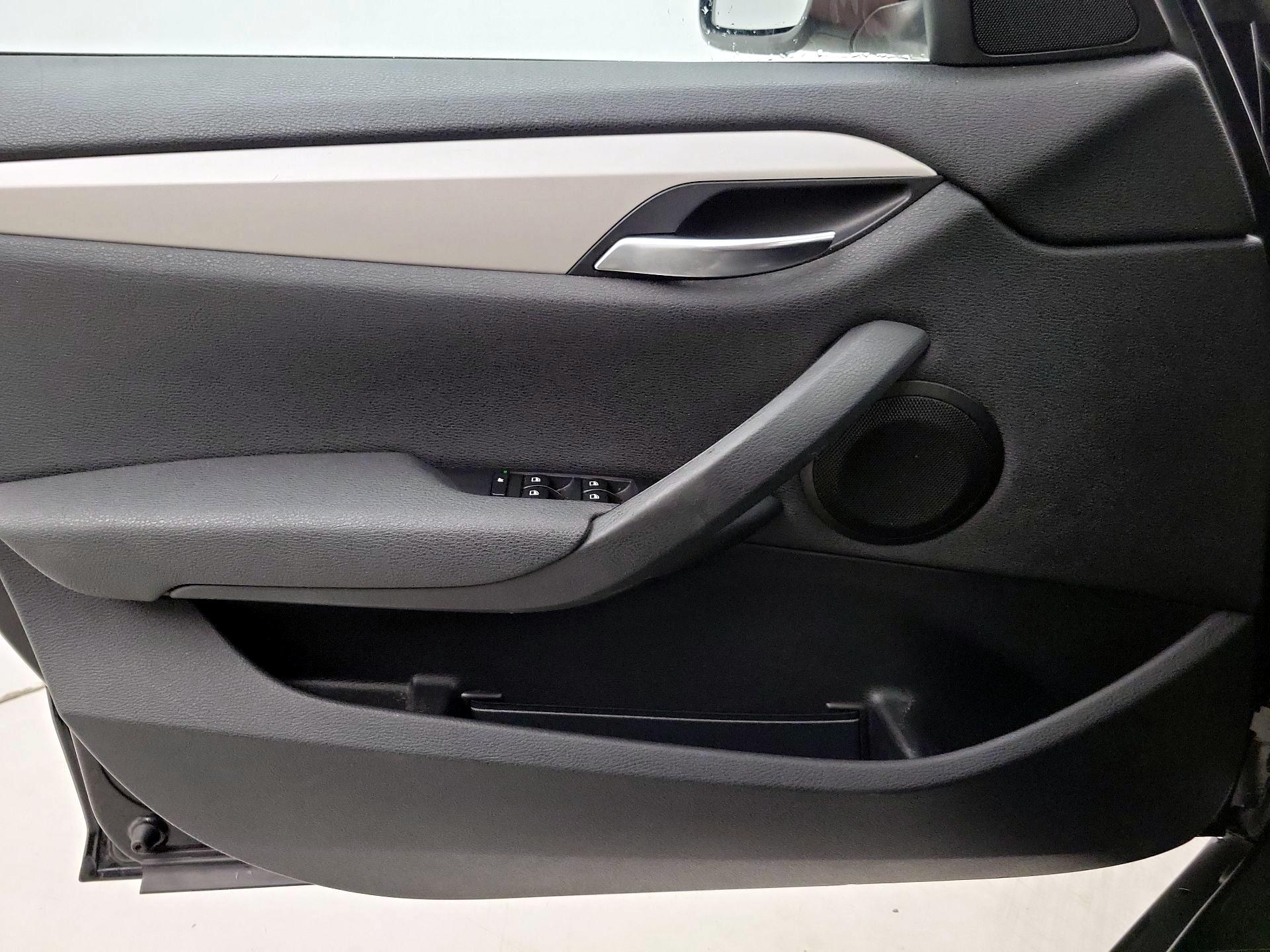 Thumbnail: 2015 BMW X1 - 12