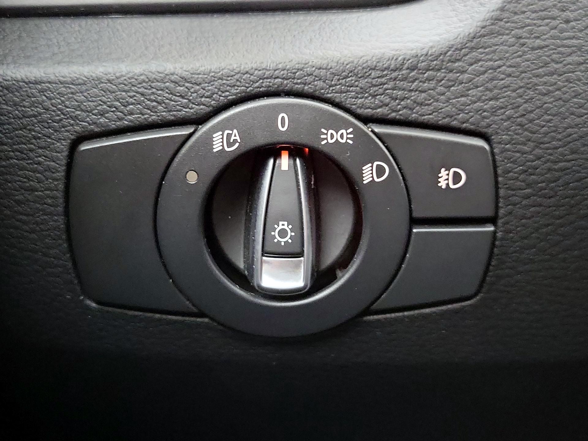 Thumbnail: 2015 BMW X1 - 13