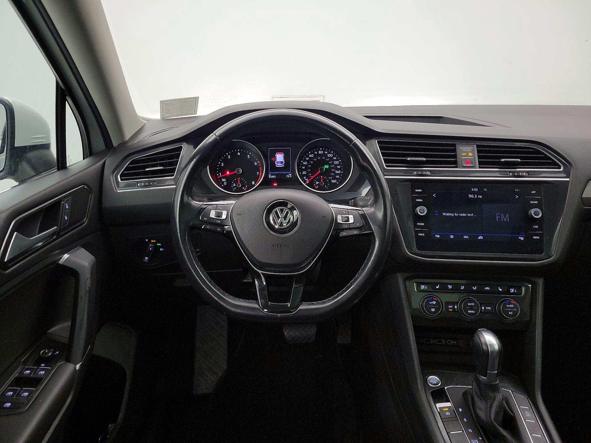 Thumbnail: 2018 Volkswagen Tiguan - 10