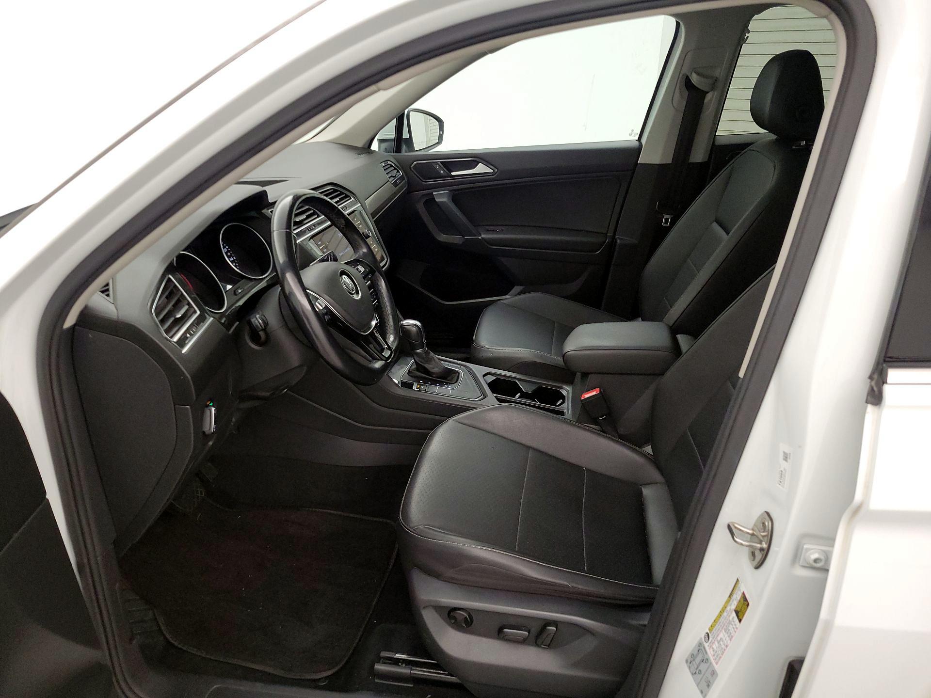 Thumbnail: 2018 Volkswagen Tiguan - 11