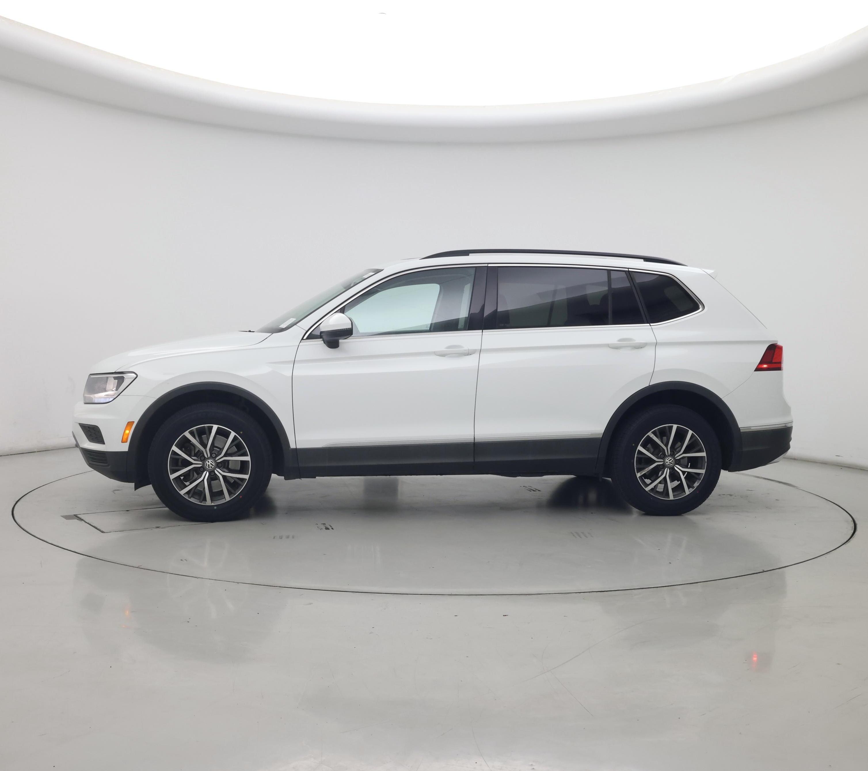 Thumbnail: 2018 Volkswagen Tiguan - 3