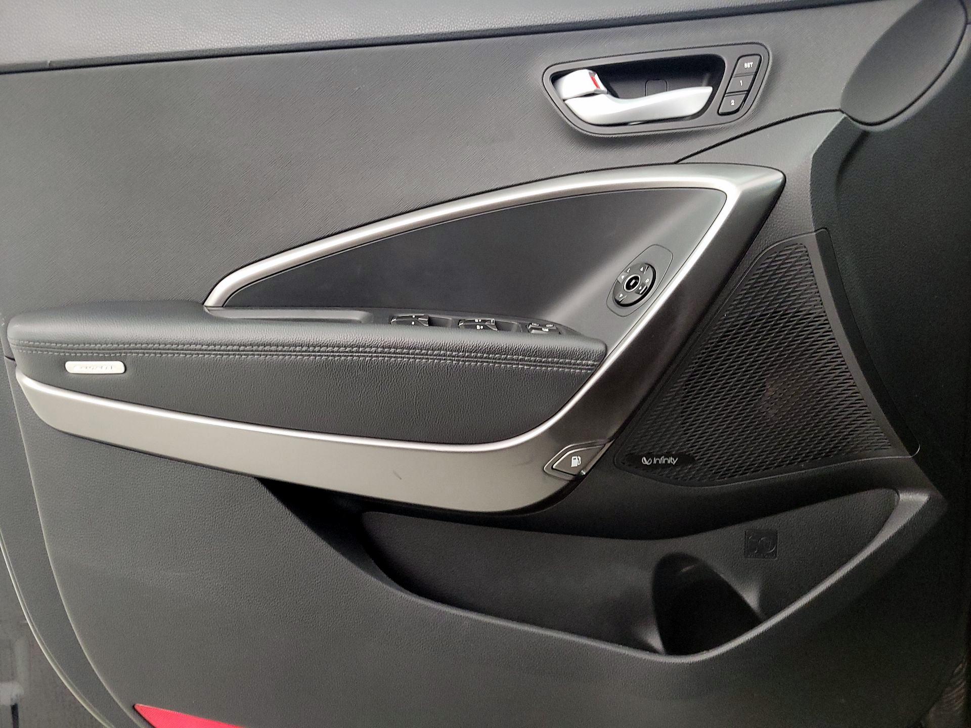 Thumbnail: 2017 Hyundai Santa Fe - 12