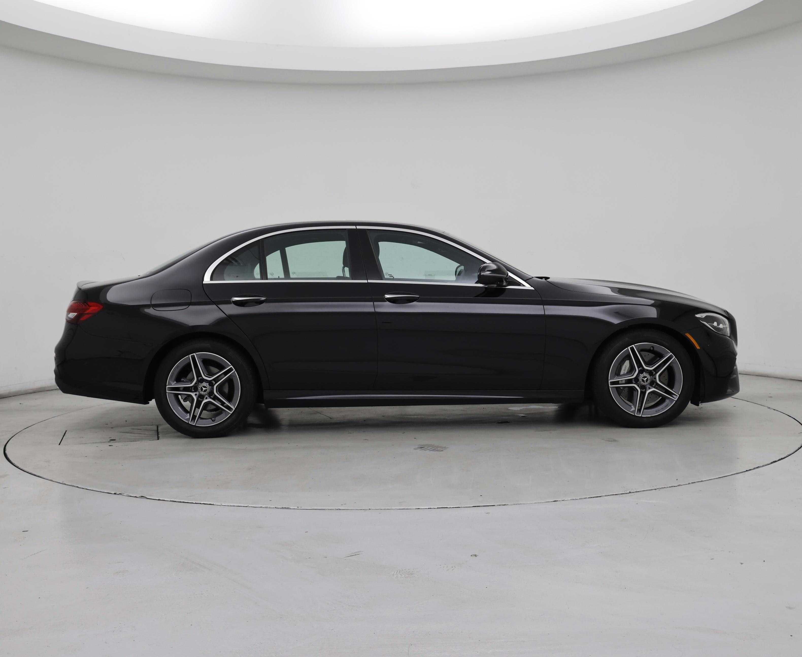 Thumbnail: 2023 Mercedes-Benz E-Class - 7