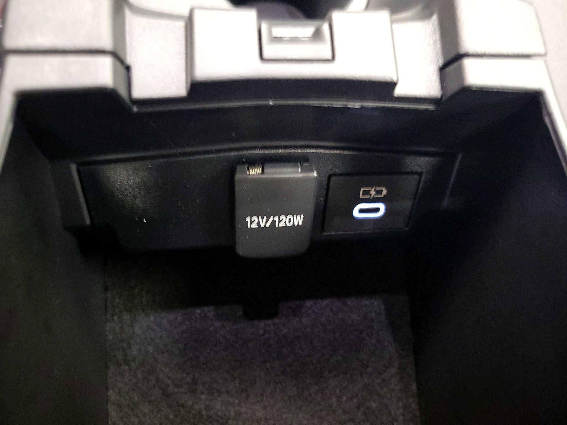 Thumbnail: 2025 Toyota Corolla - 18