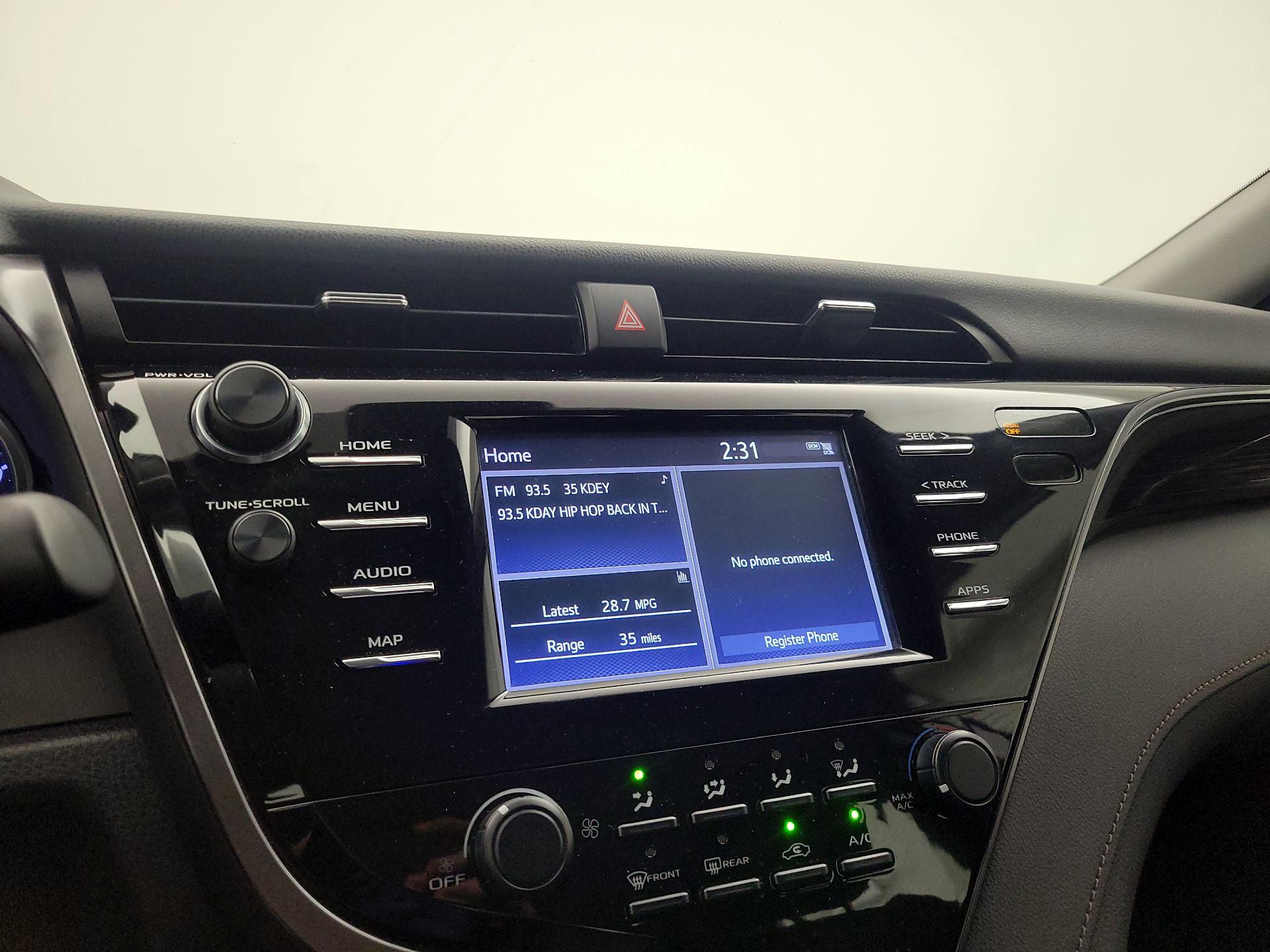 Thumbnail: 2019 Toyota Camry - 16