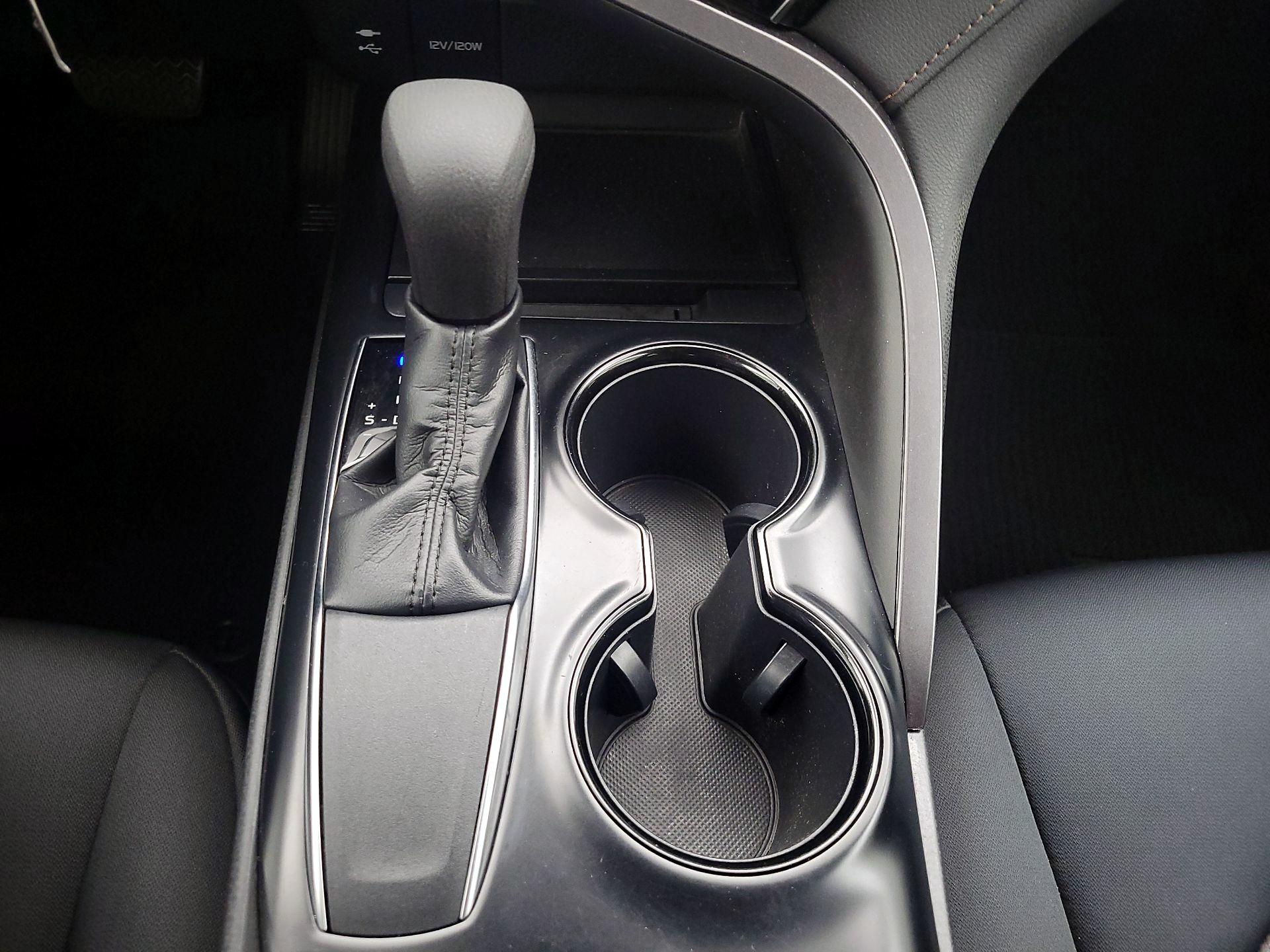 Thumbnail: 2019 Toyota Camry - 18