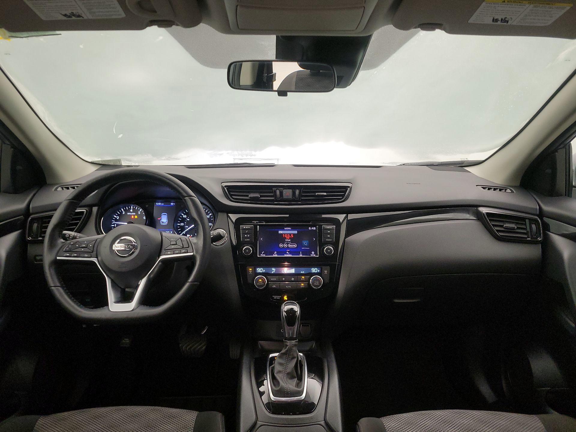 Thumbnail: 2021 Nissan Rogue Sport - 9