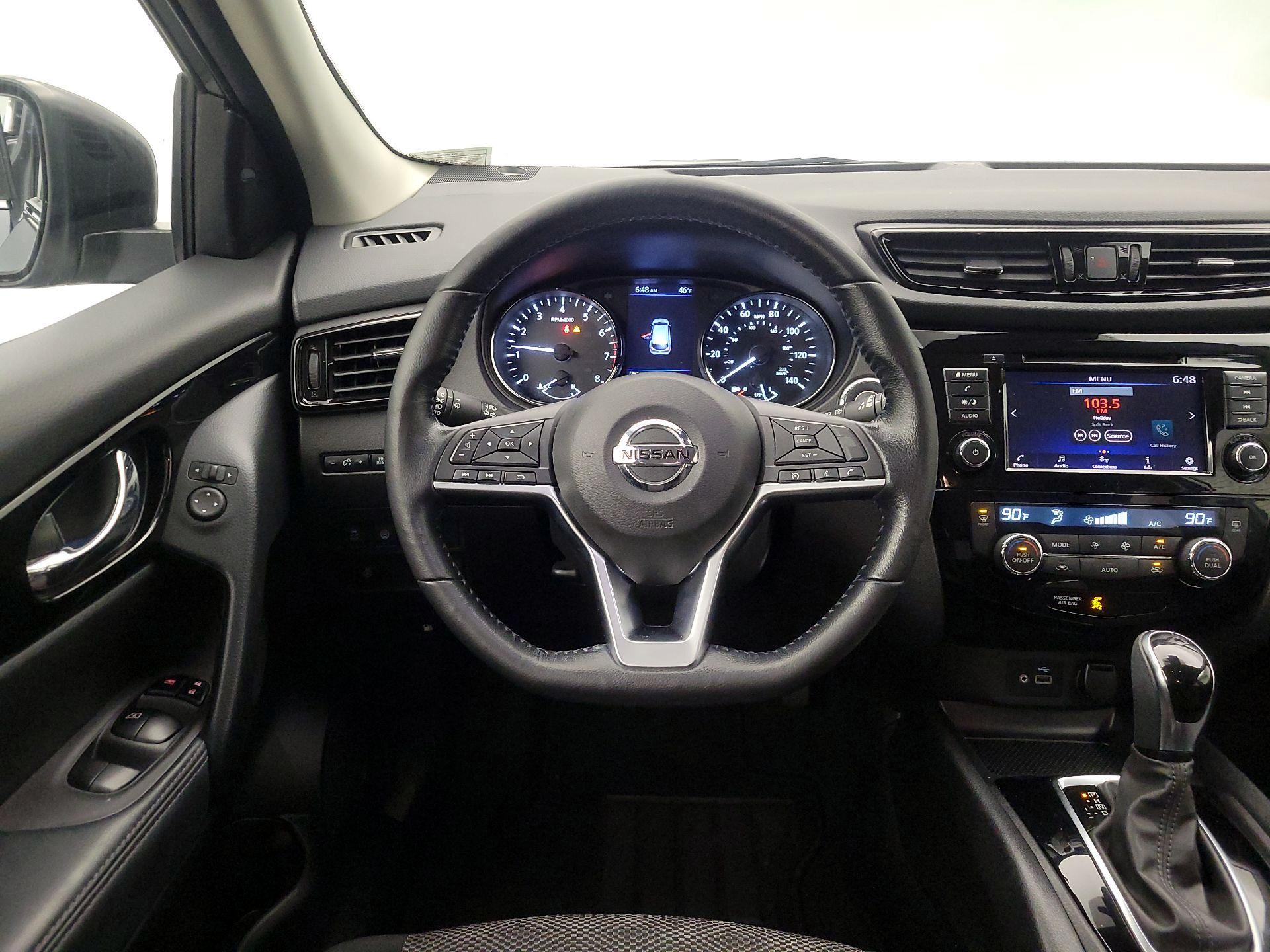 Thumbnail: 2021 Nissan Rogue Sport - 10