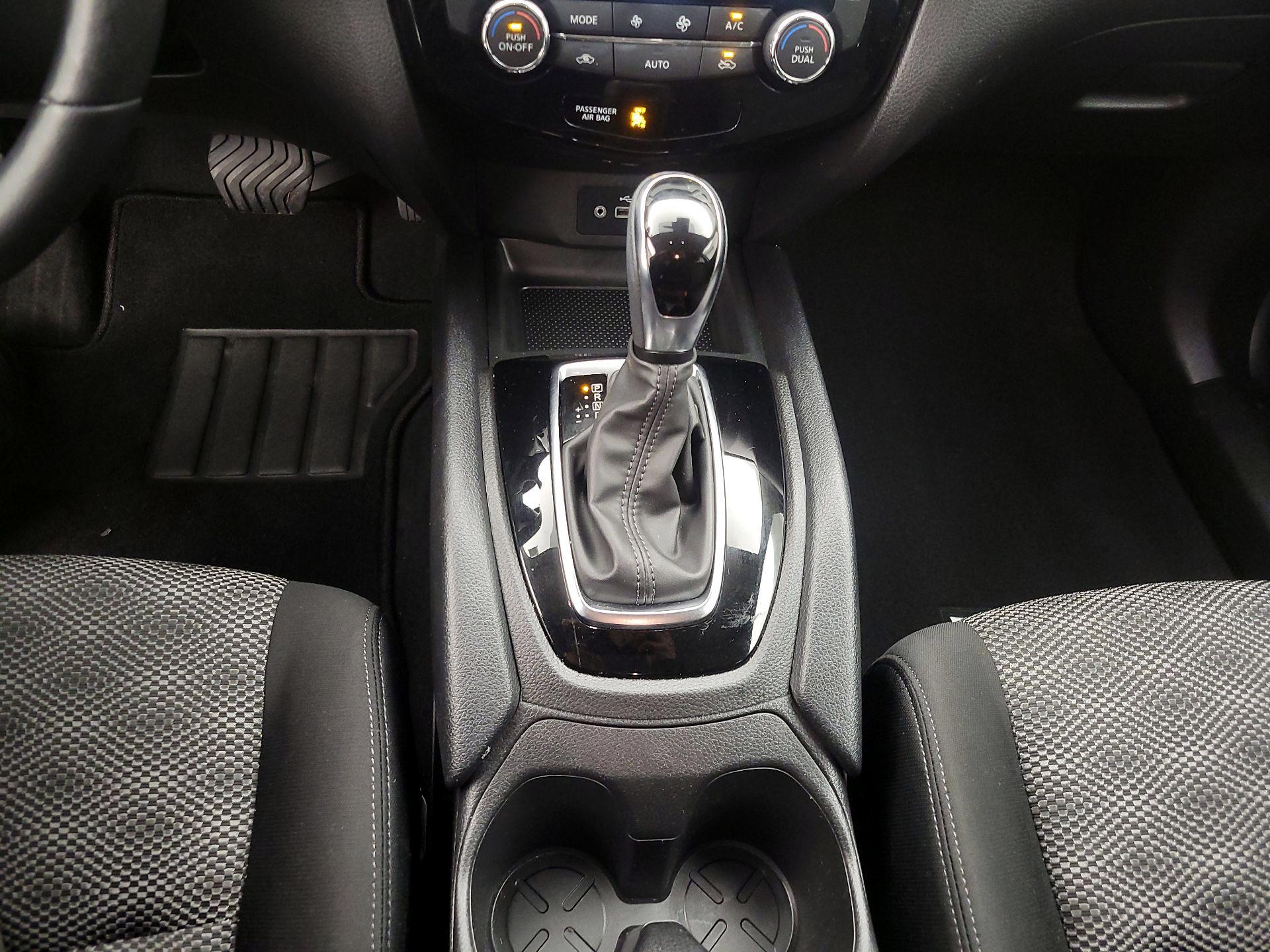 Thumbnail: 2021 Nissan Rogue Sport - 17