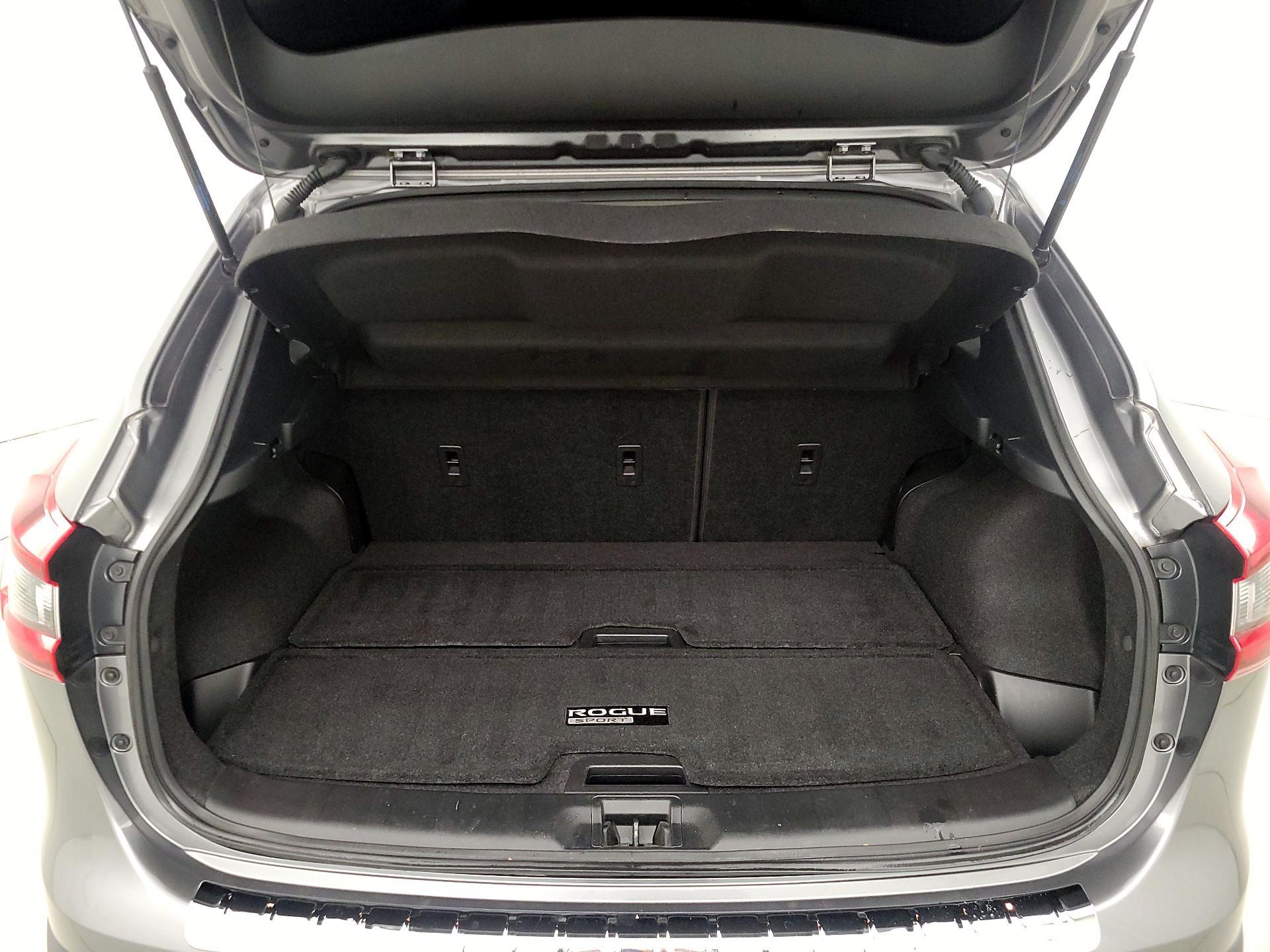 Thumbnail: 2021 Nissan Rogue Sport - 20