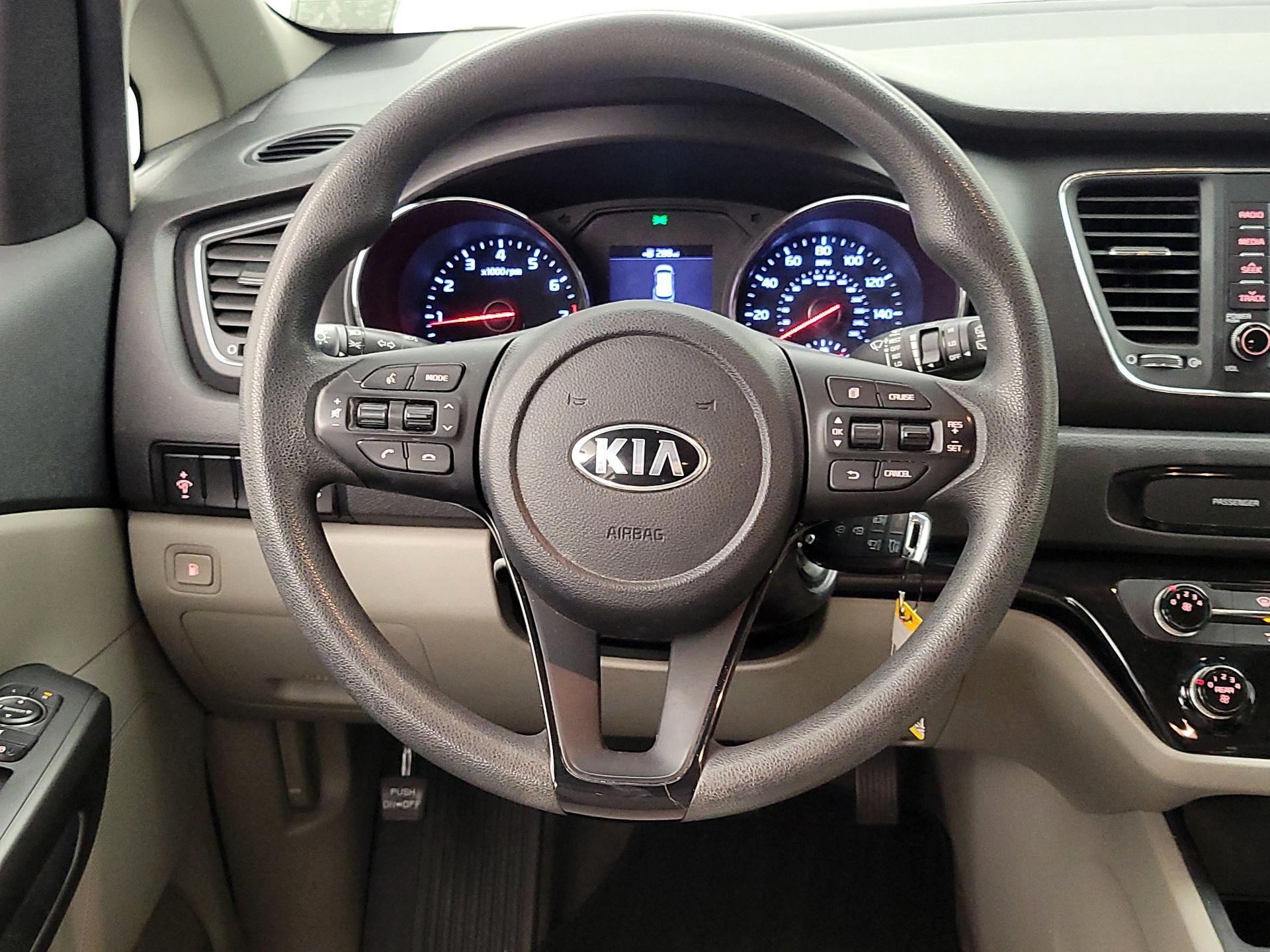 Thumbnail: 2019 Kia Sedona - 10