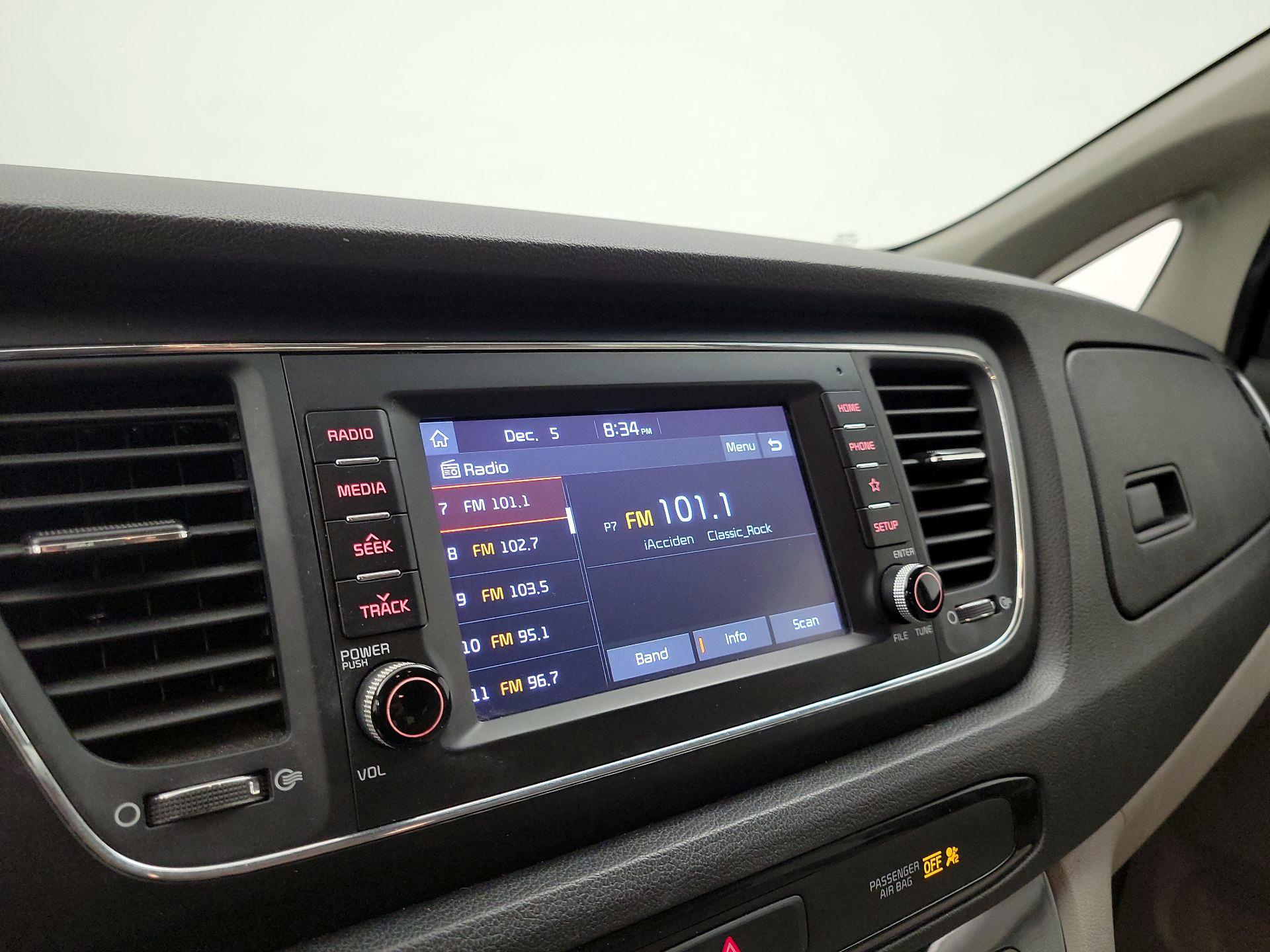 Thumbnail: 2019 Kia Sedona - 15