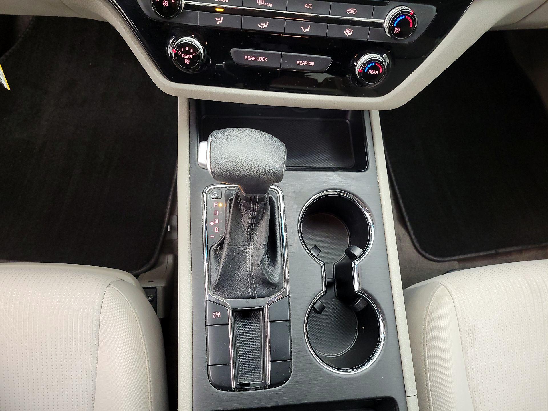 Thumbnail: 2019 Kia Sedona - 17