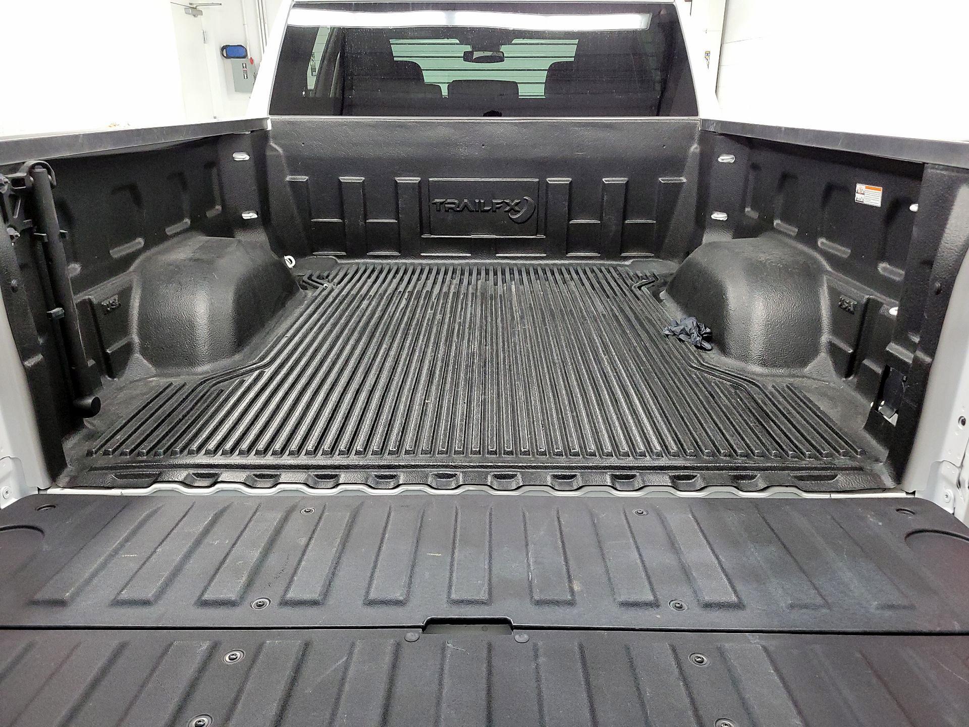 Thumbnail: 2025 GMC Sierra 1500 - 17