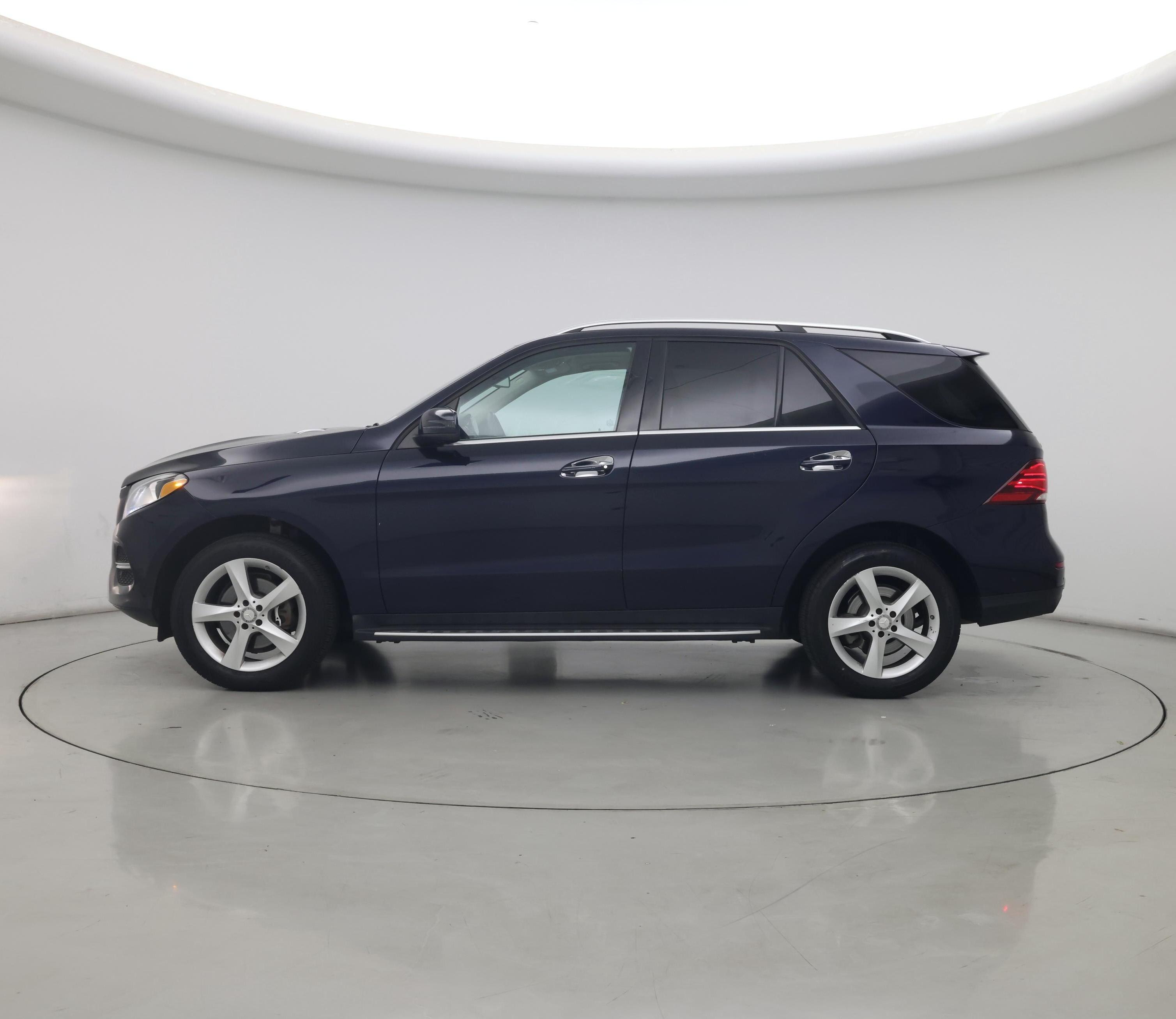 Thumbnail: 2016 Mercedes-Benz GLE - 3