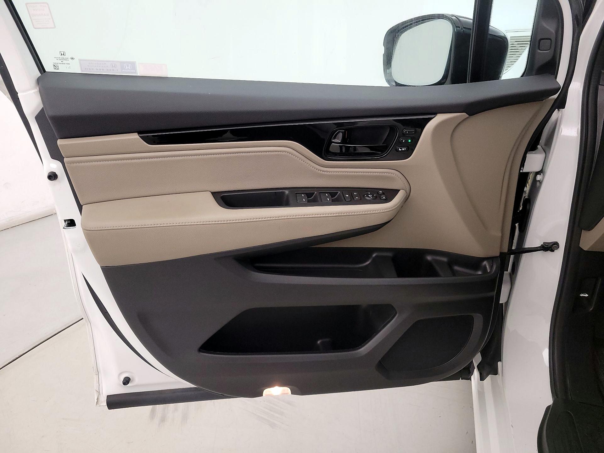 Thumbnail: 2023 Honda Odyssey - 12