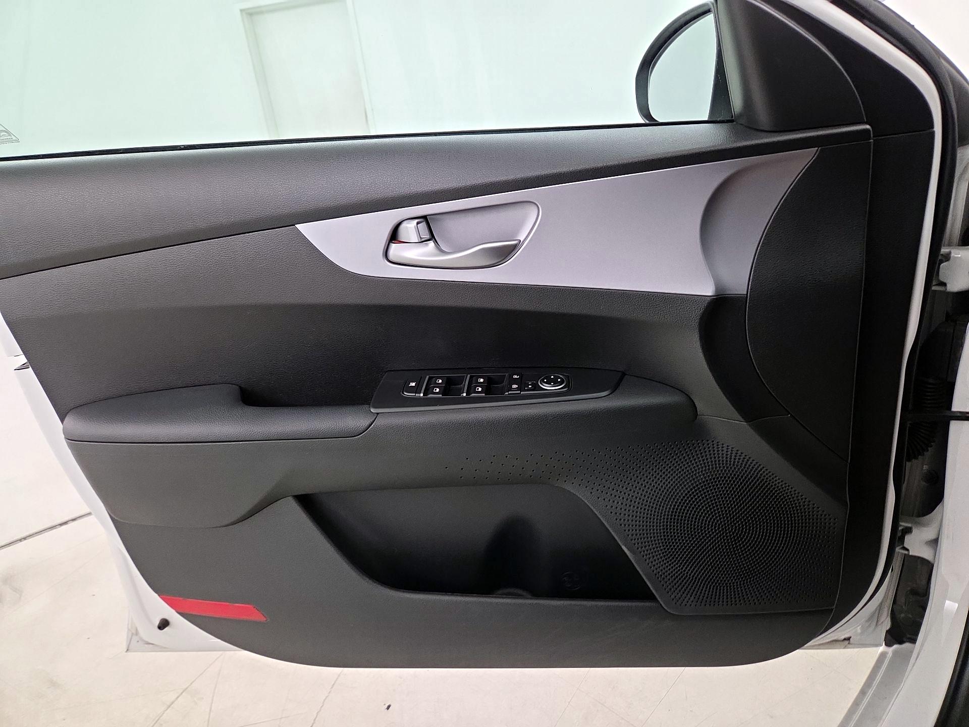 Thumbnail: 2024 Kia Forte - 12