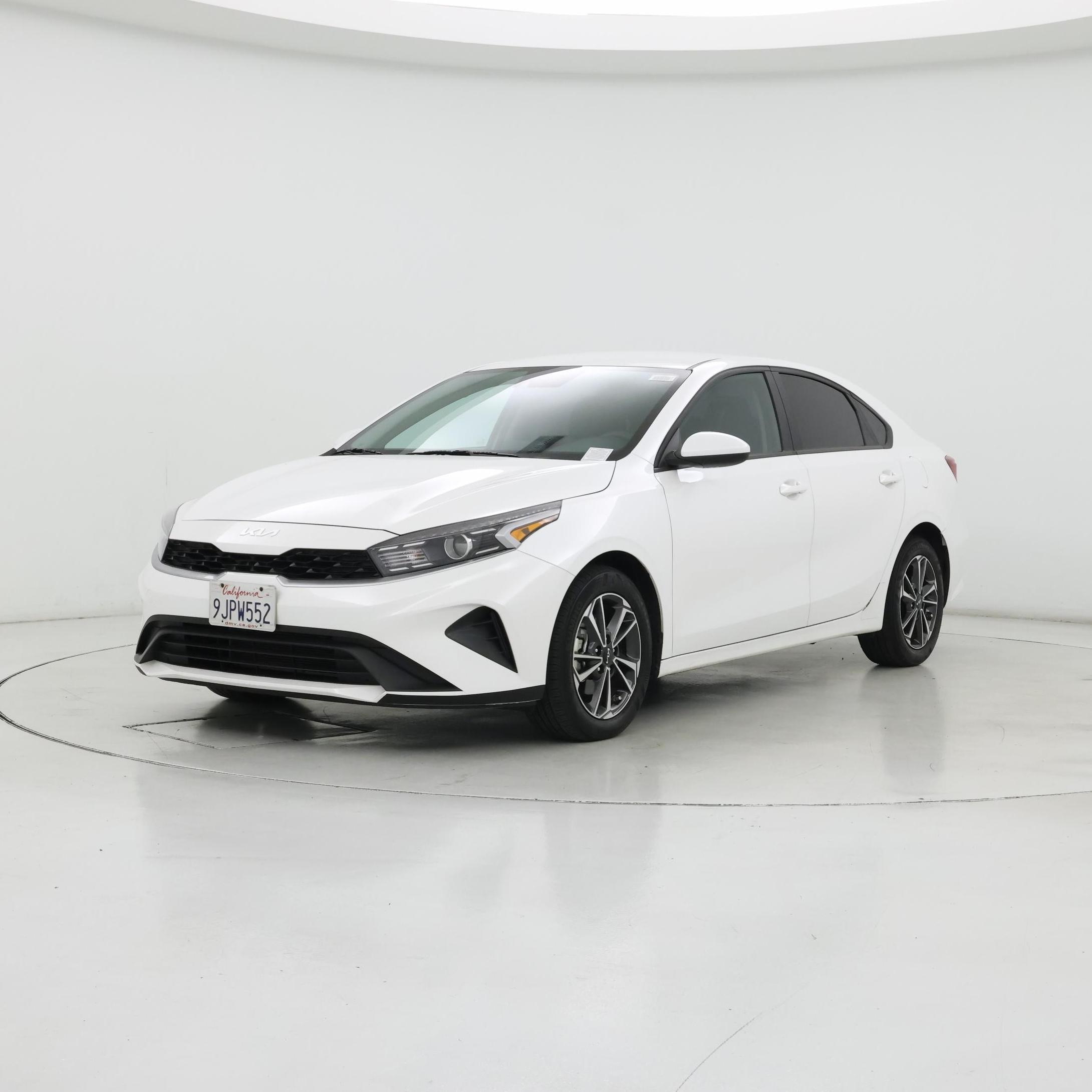 Thumbnail: 2024 Kia Forte - 4