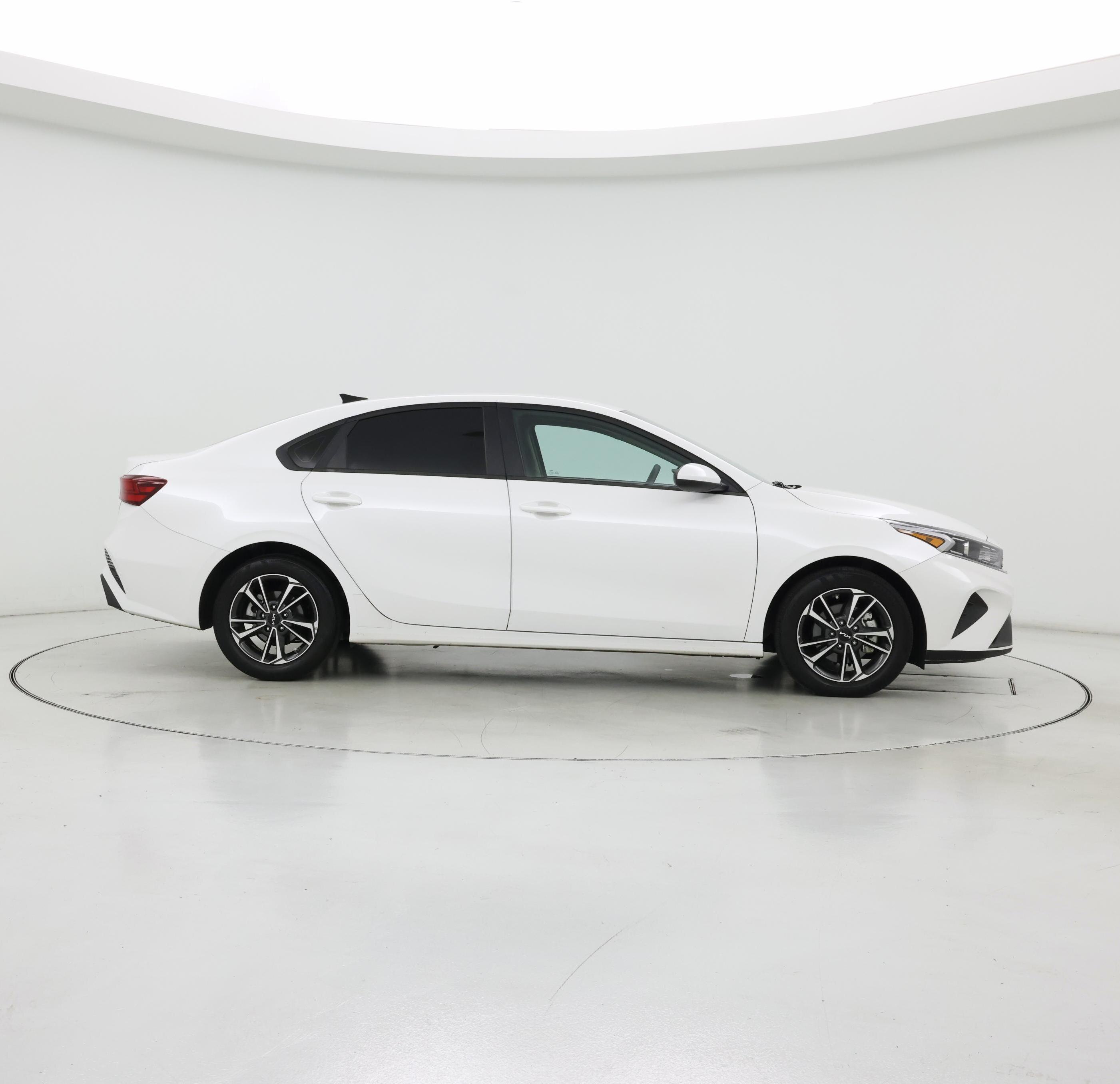 Thumbnail: 2024 Kia Forte - 7