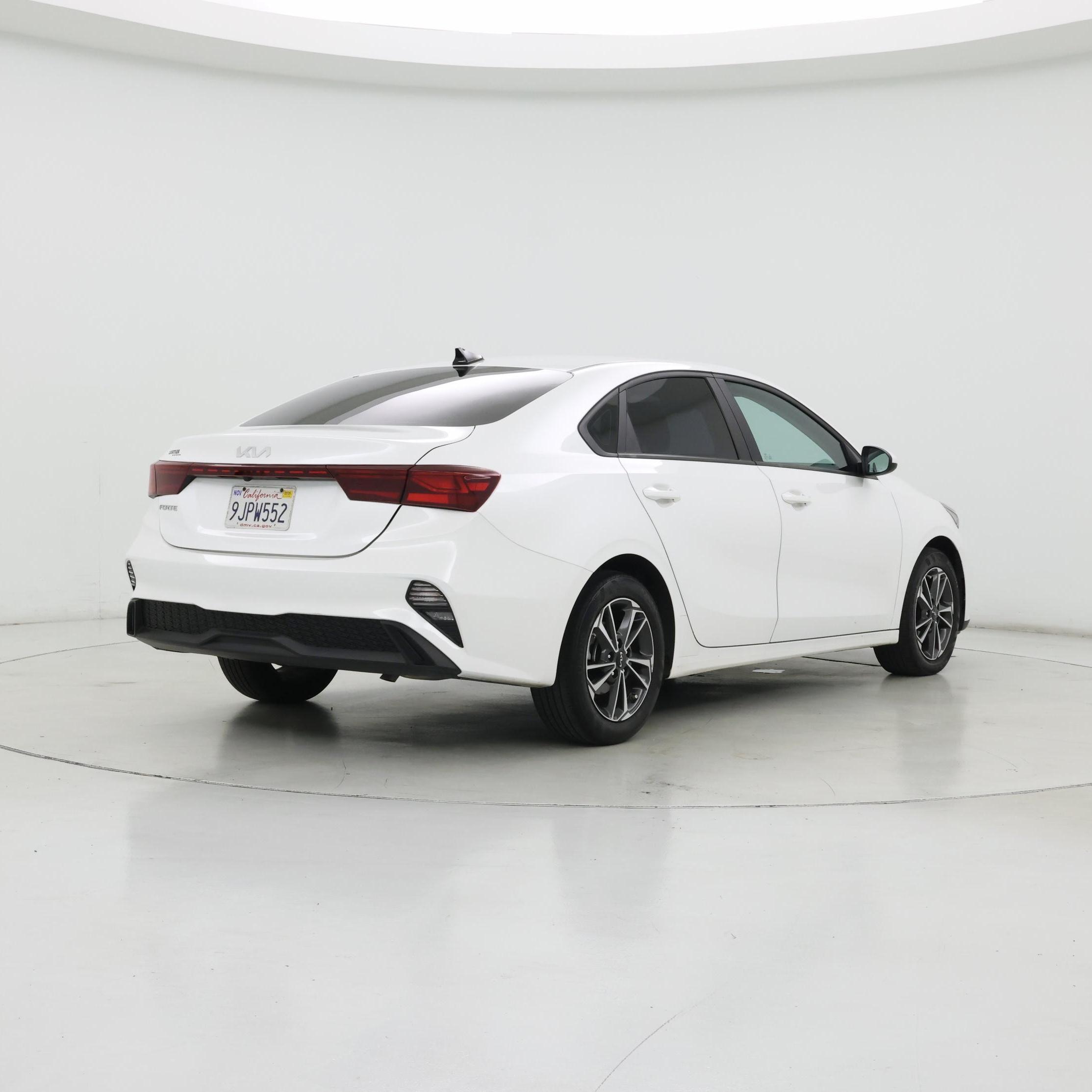 Thumbnail: 2024 Kia Forte - 8