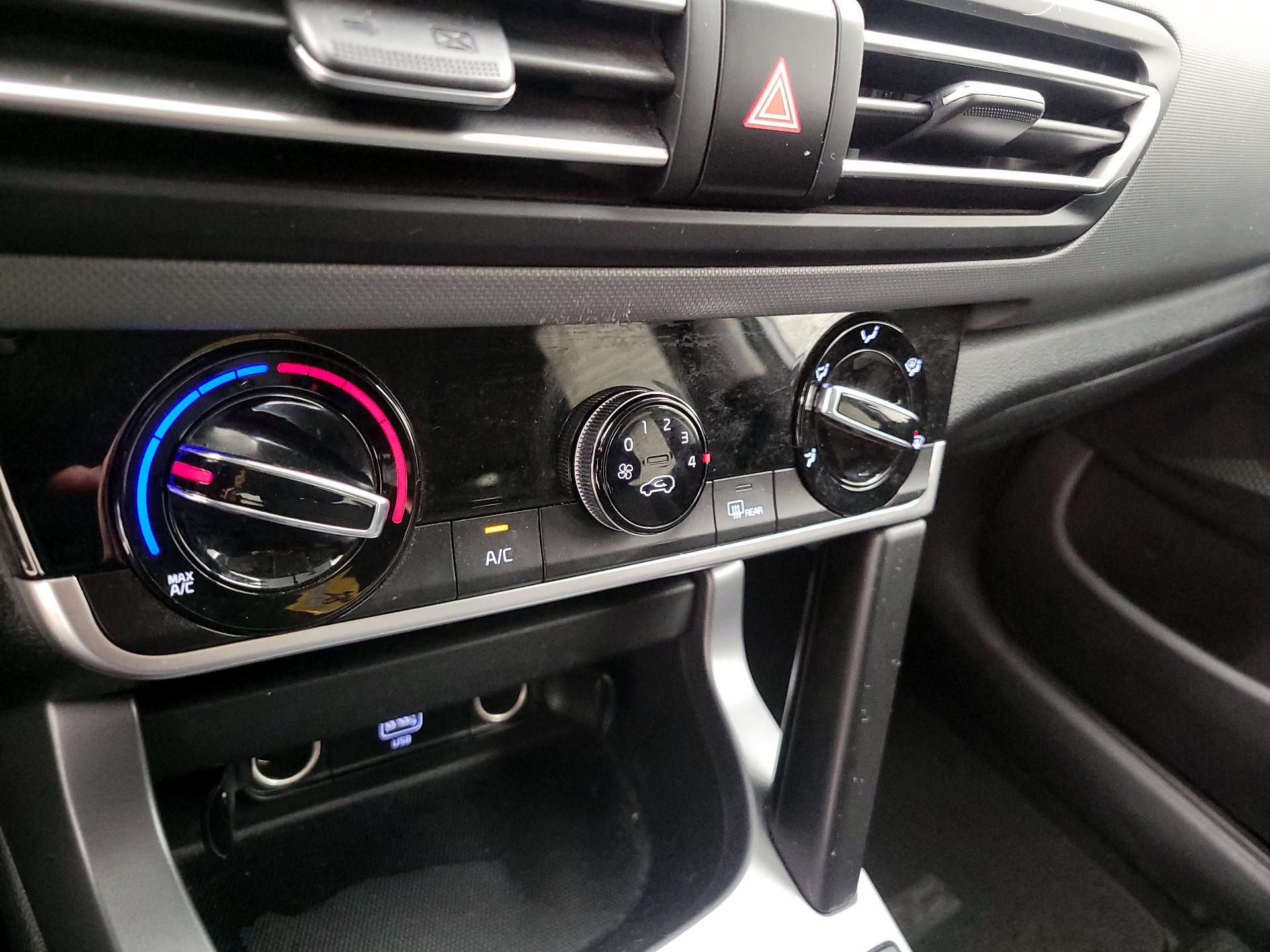 Thumbnail: 2021 Kia Seltos - 16