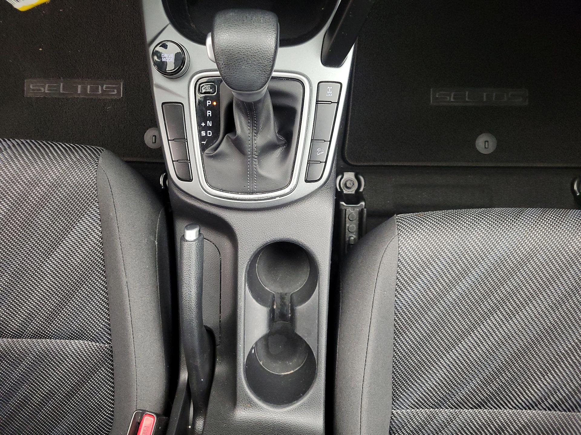 Thumbnail: 2021 Kia Seltos - 17