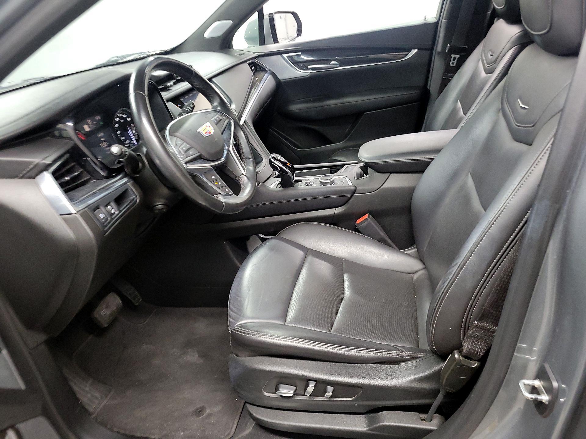 Thumbnail: 2023 Cadillac XT5 - 9