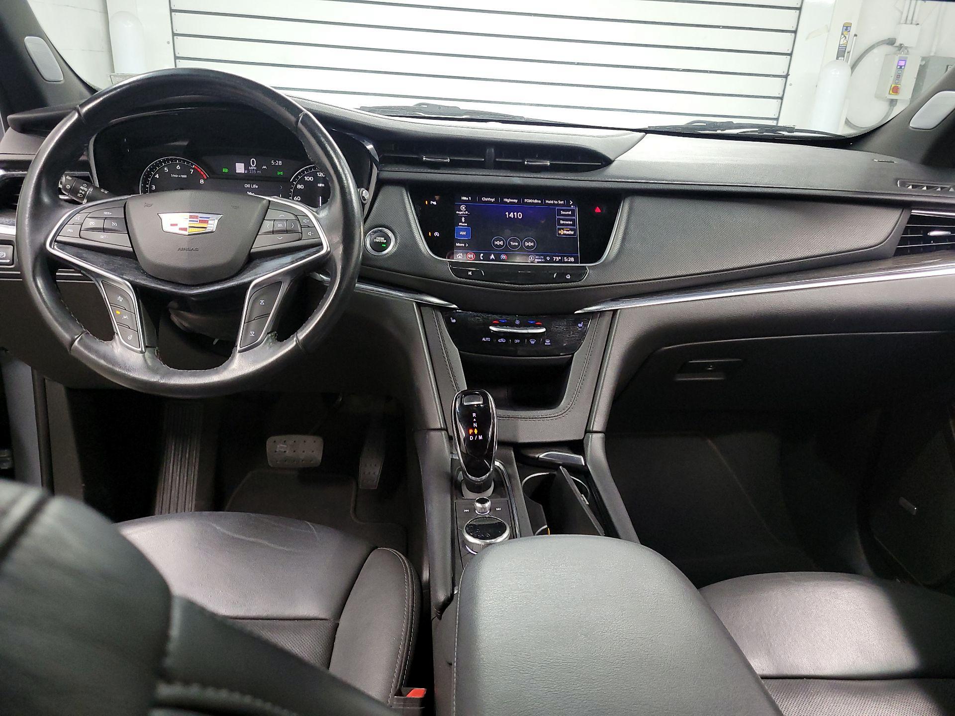 Thumbnail: 2023 Cadillac XT5 - 8